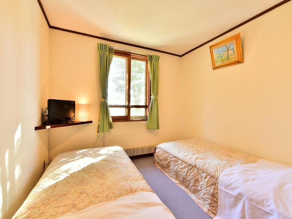 Connecting Rooms with Bathtub