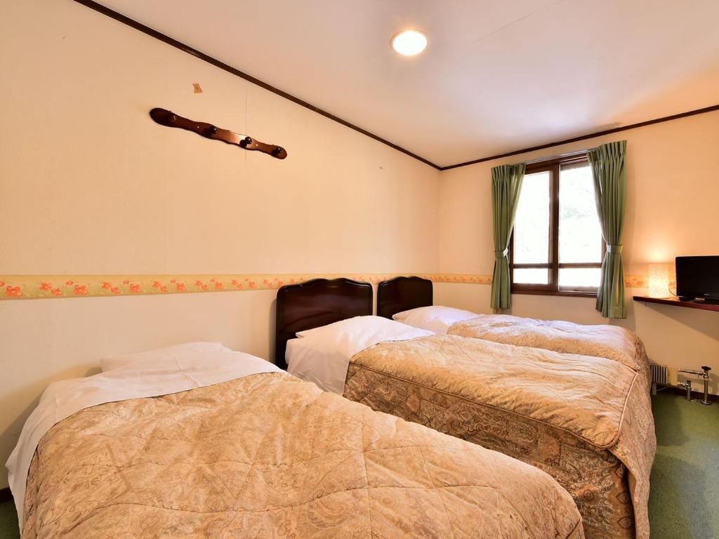 Connecting Rooms with Bathtub