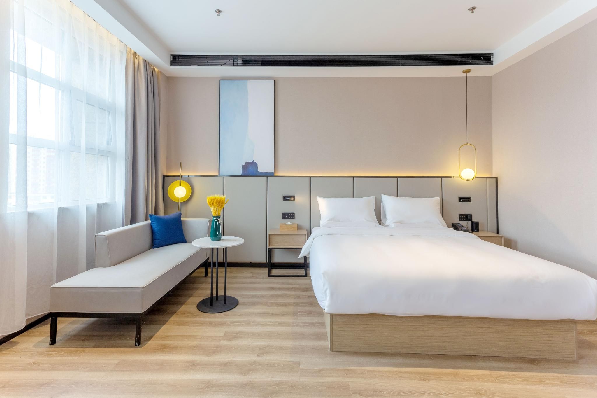 Huazhu - Deluxe Bed Room