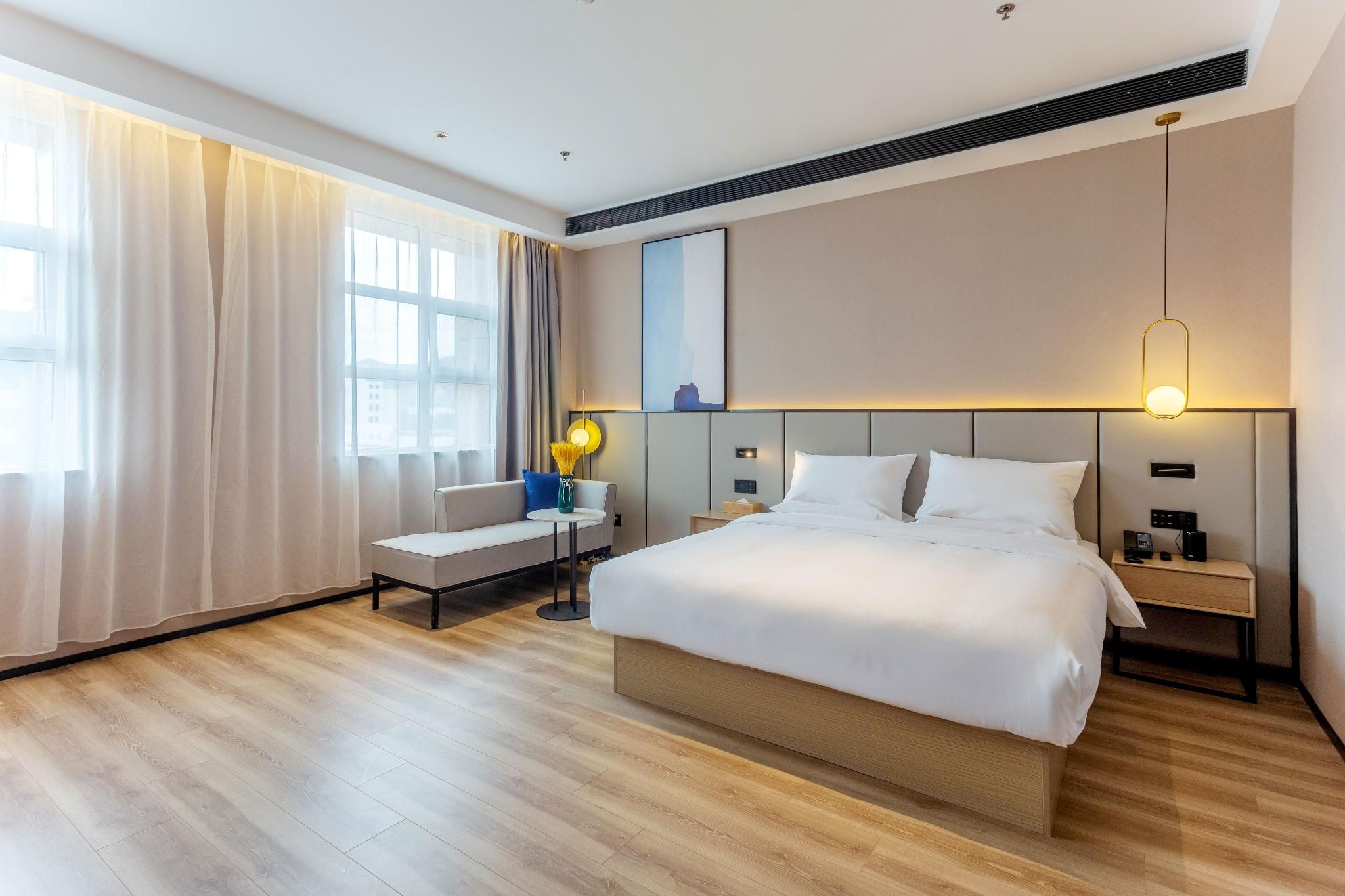 Huazhu - Deluxe Bed Room