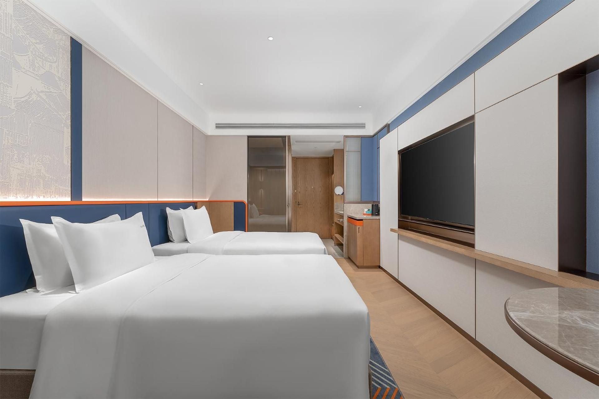Standard Room with Queen and Double Bed - Extra Floor Space