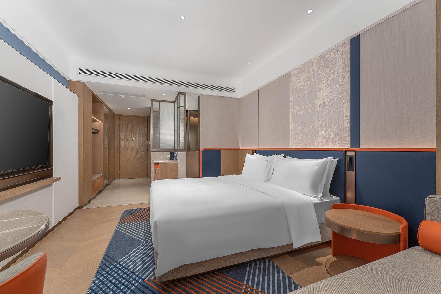 1 King Standard Extra Floor Space