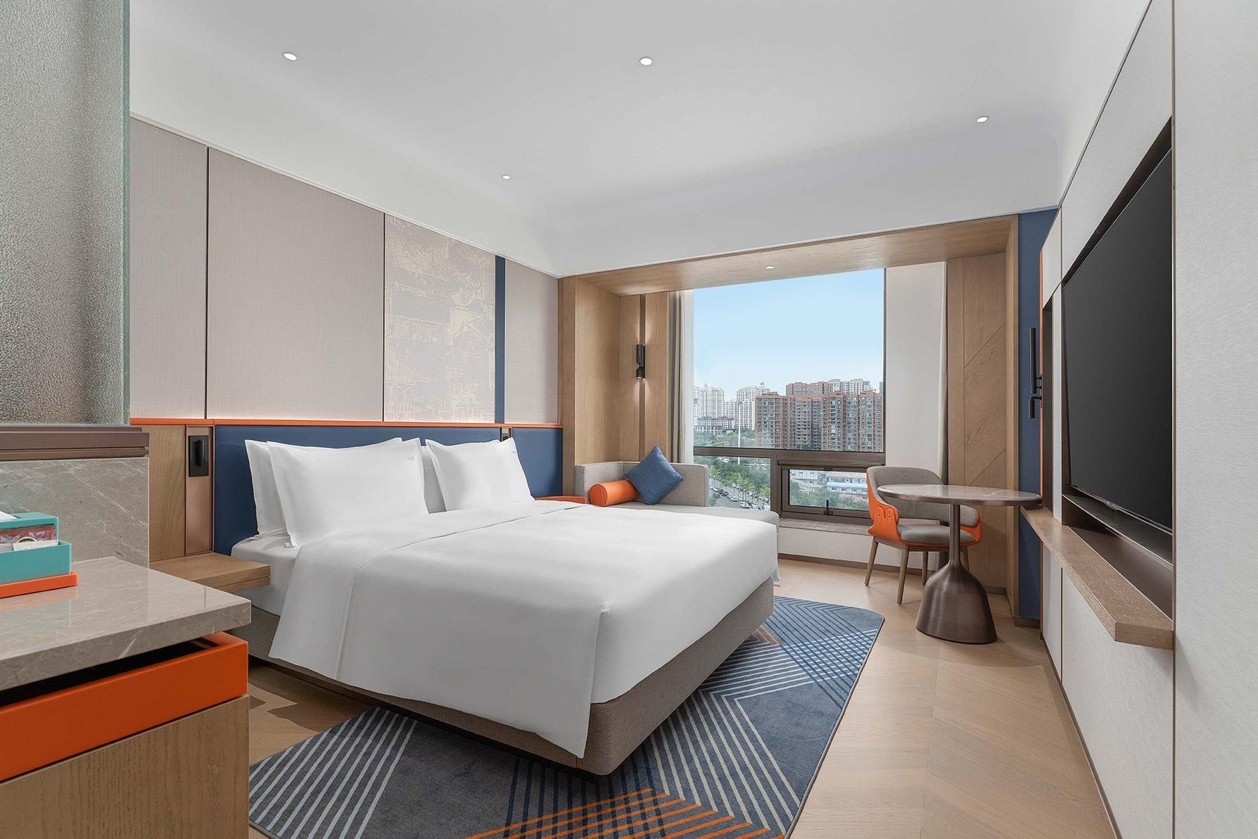 1 King Standard Extra Floor Space