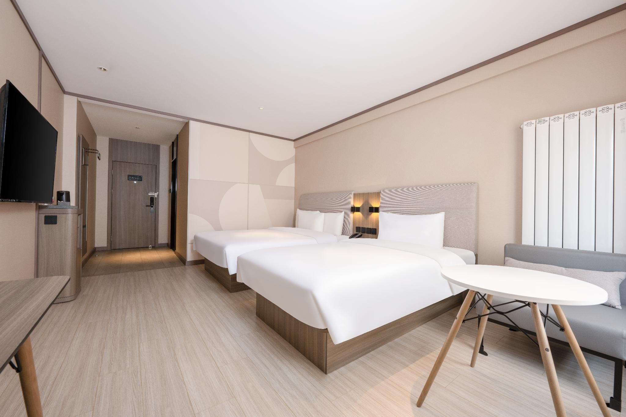 Deluxe Family Room, Guest room