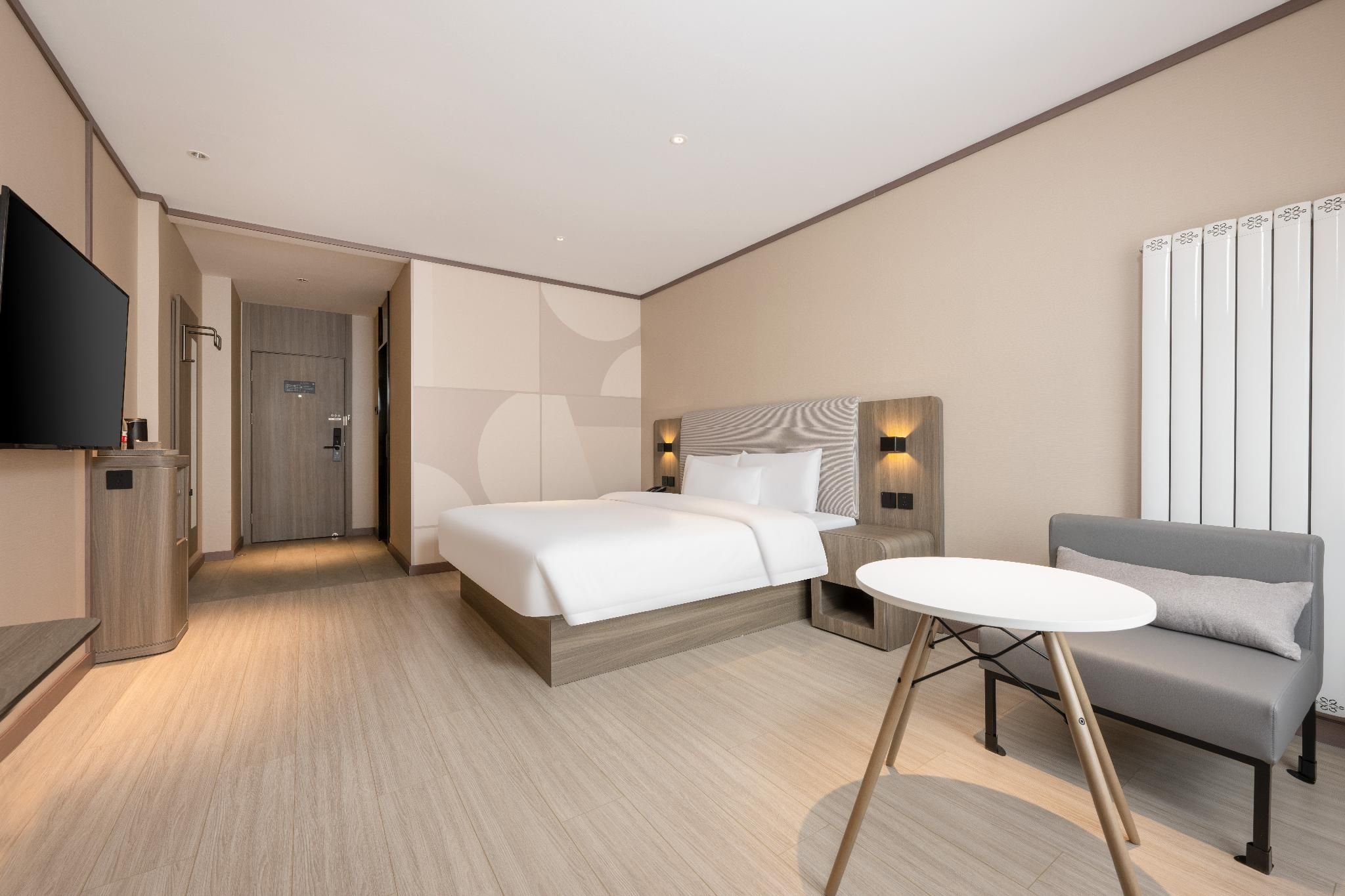 Business Queen Bed Room