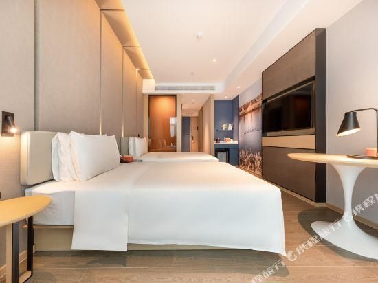 Elegant Twin Room