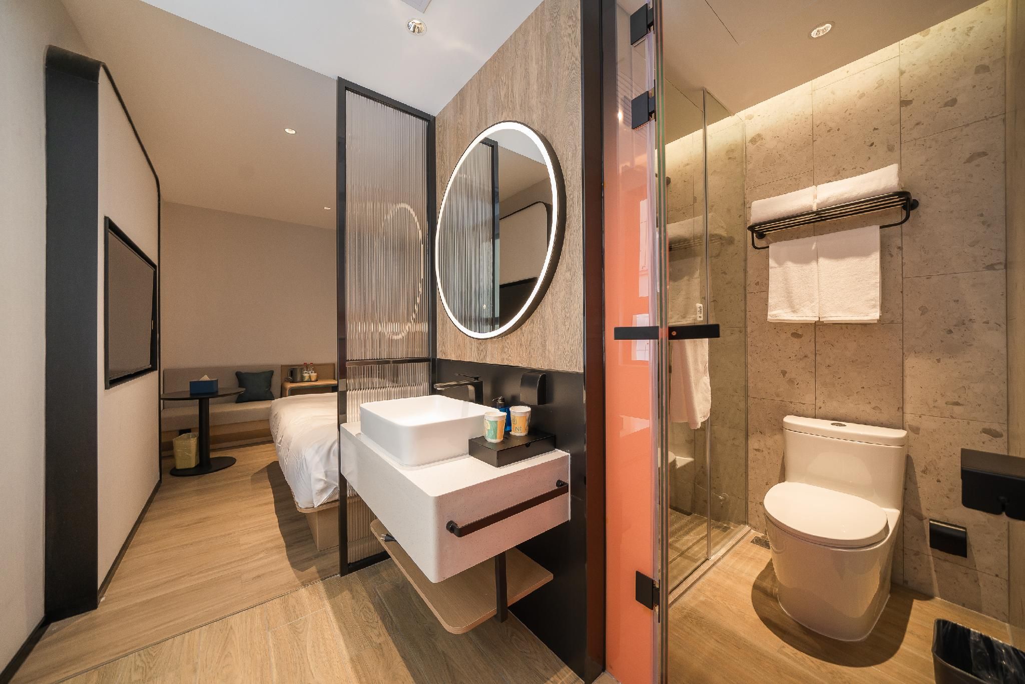 Huazhu - Superior BedRoom