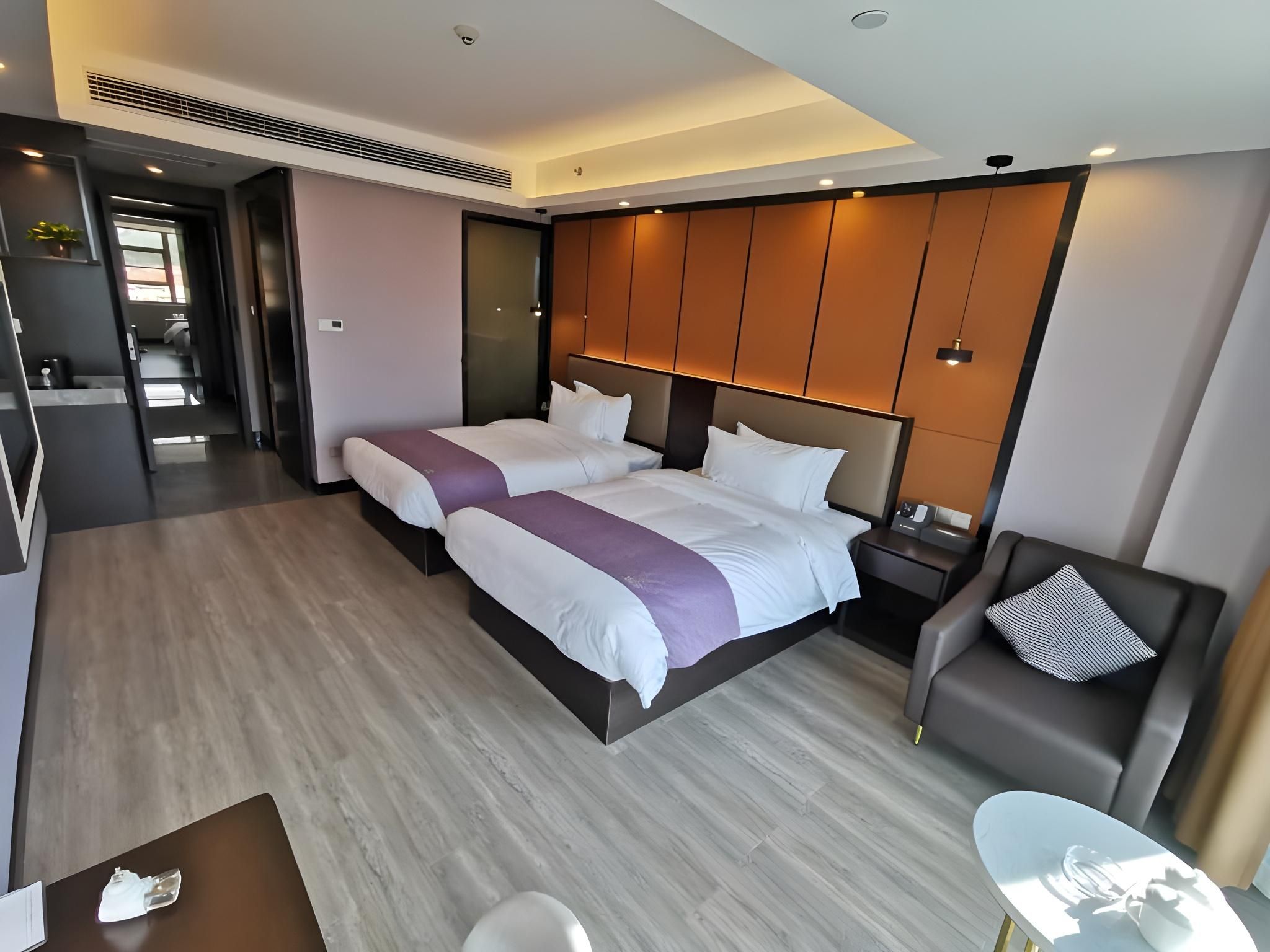 Twin Deluxe Room