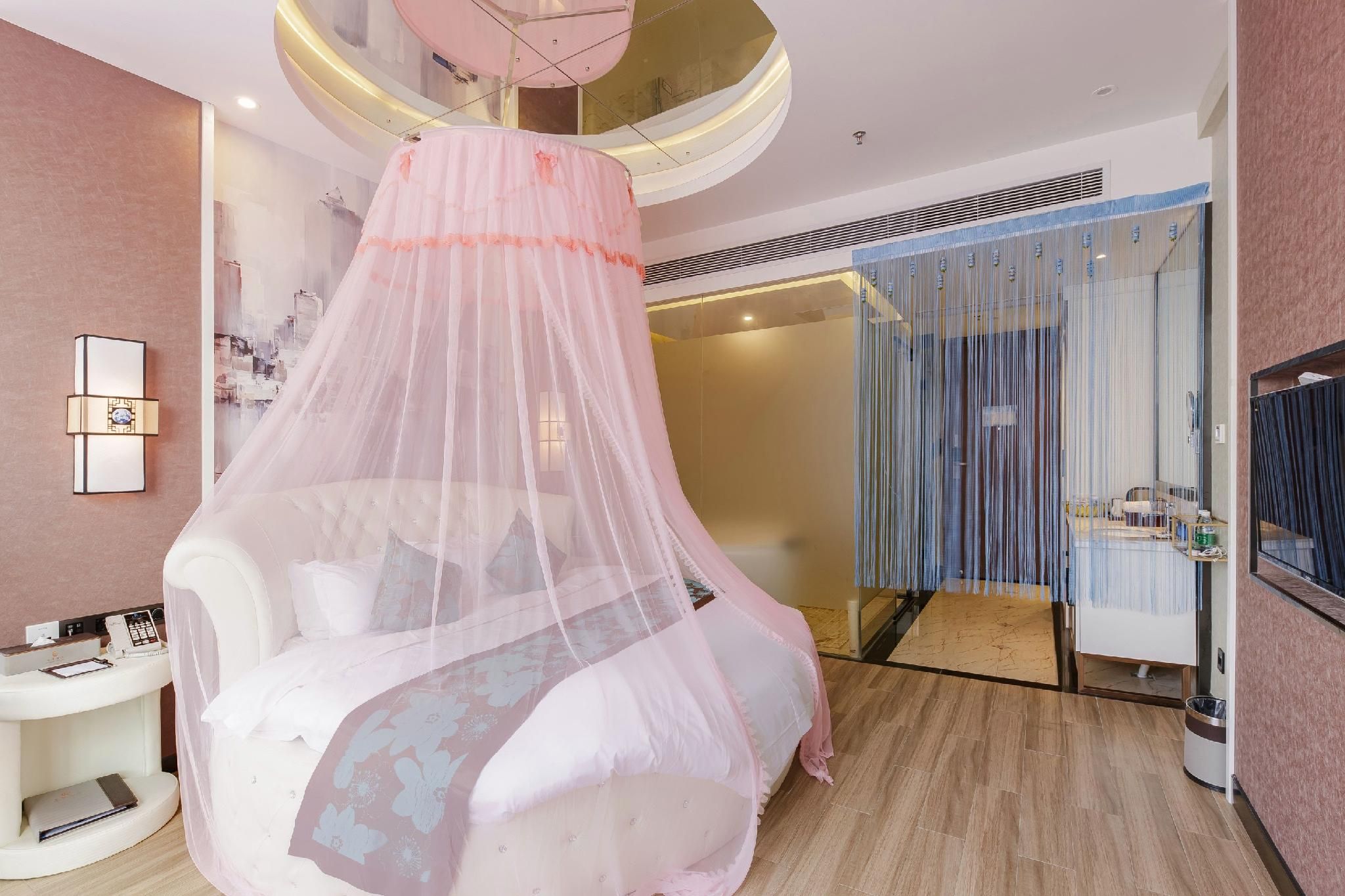 Rezen - Theme King Room