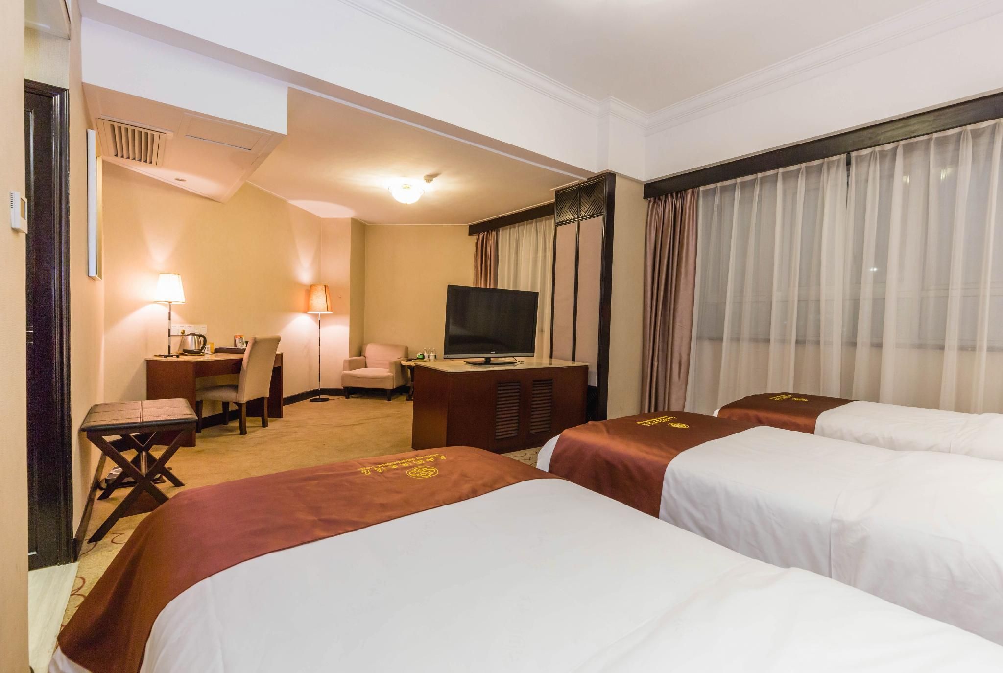 Triple Room