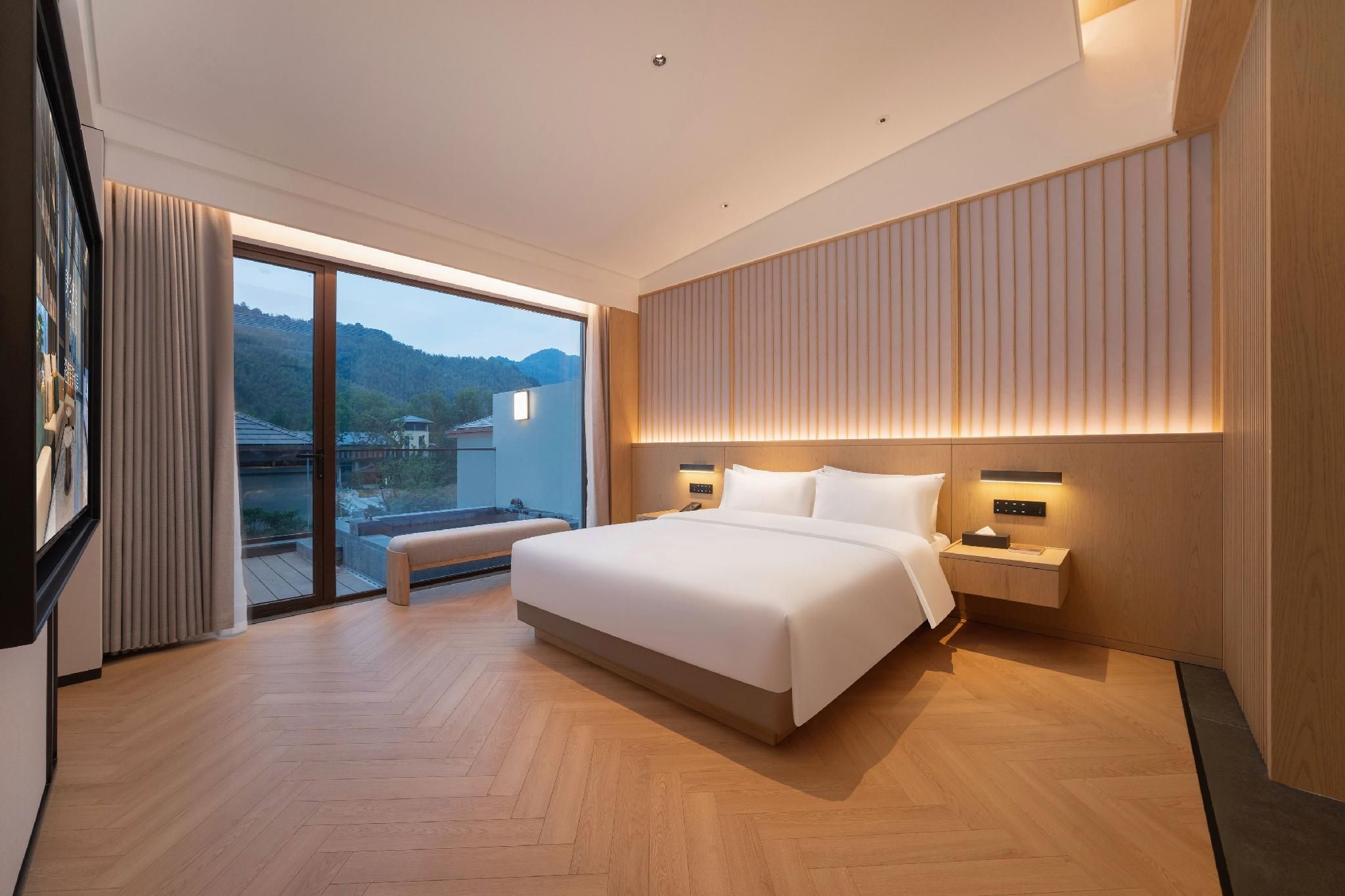 Hot Spring Family Suite