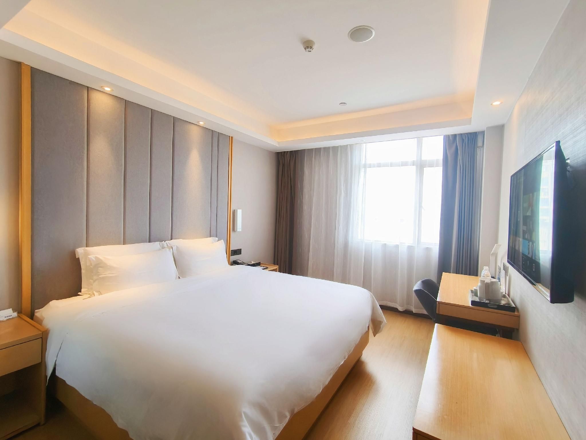 Business Queen Room