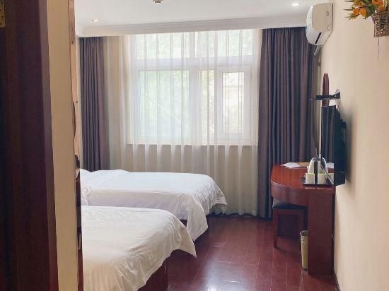 2 Bed Twin Superior Room