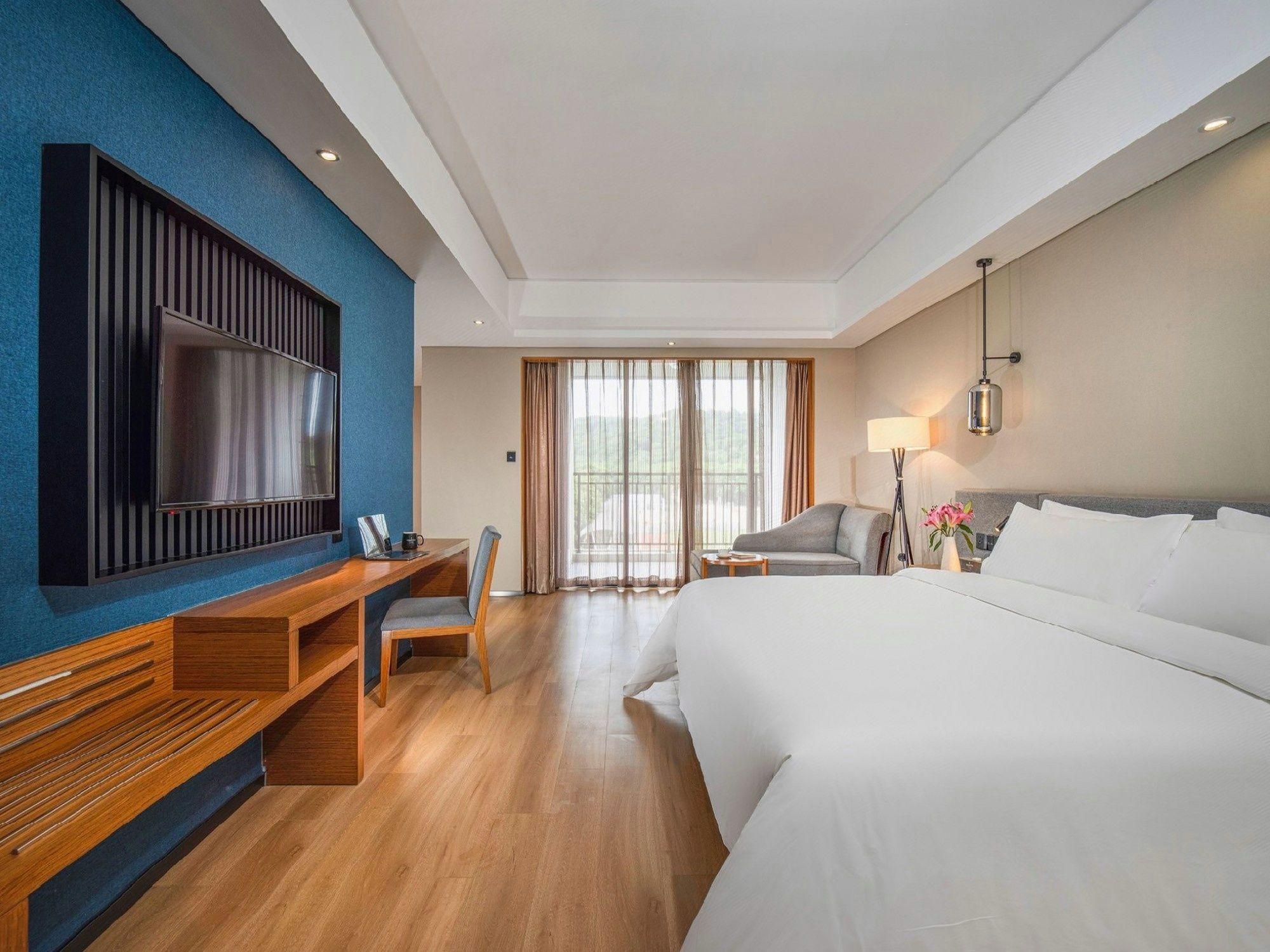 Country Inn & Suites by Radisson Meishan Danling Jucheng Business Suite