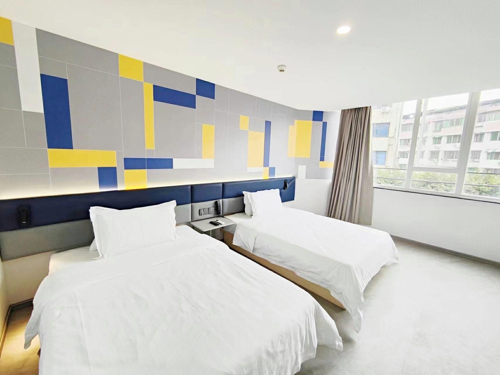 Comfortable Twin Room