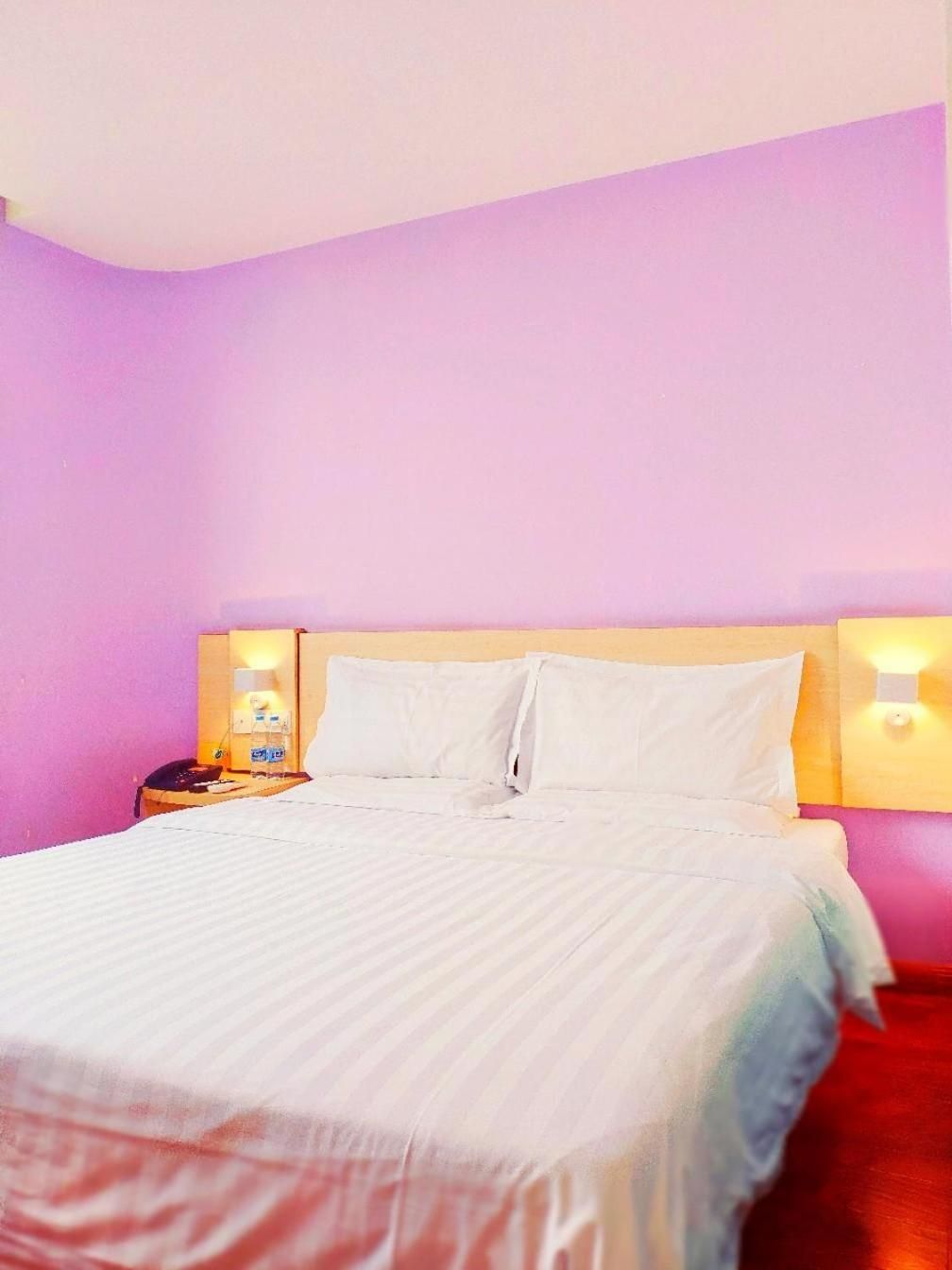 Business Queen Bed Room