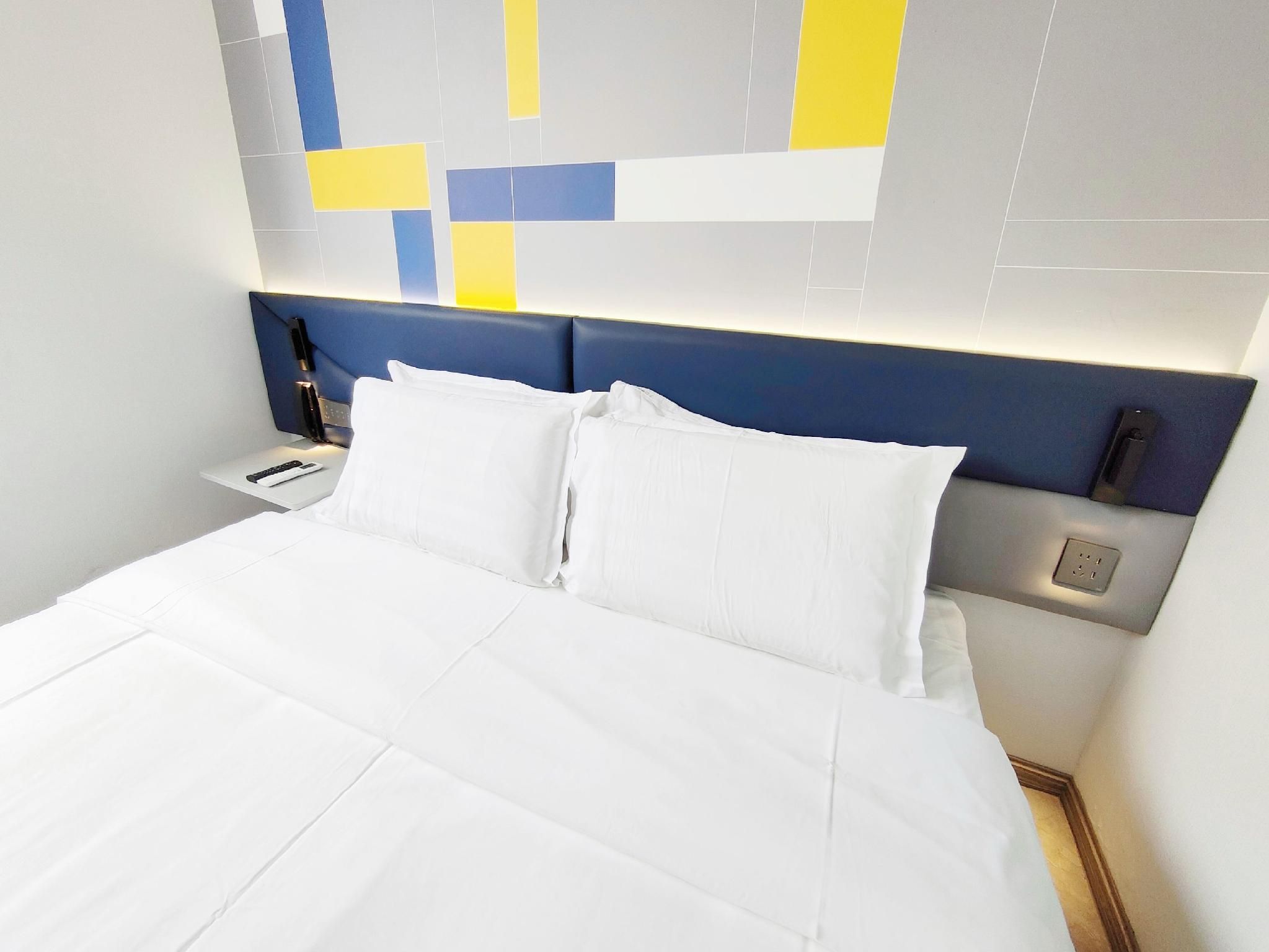 Economy Room