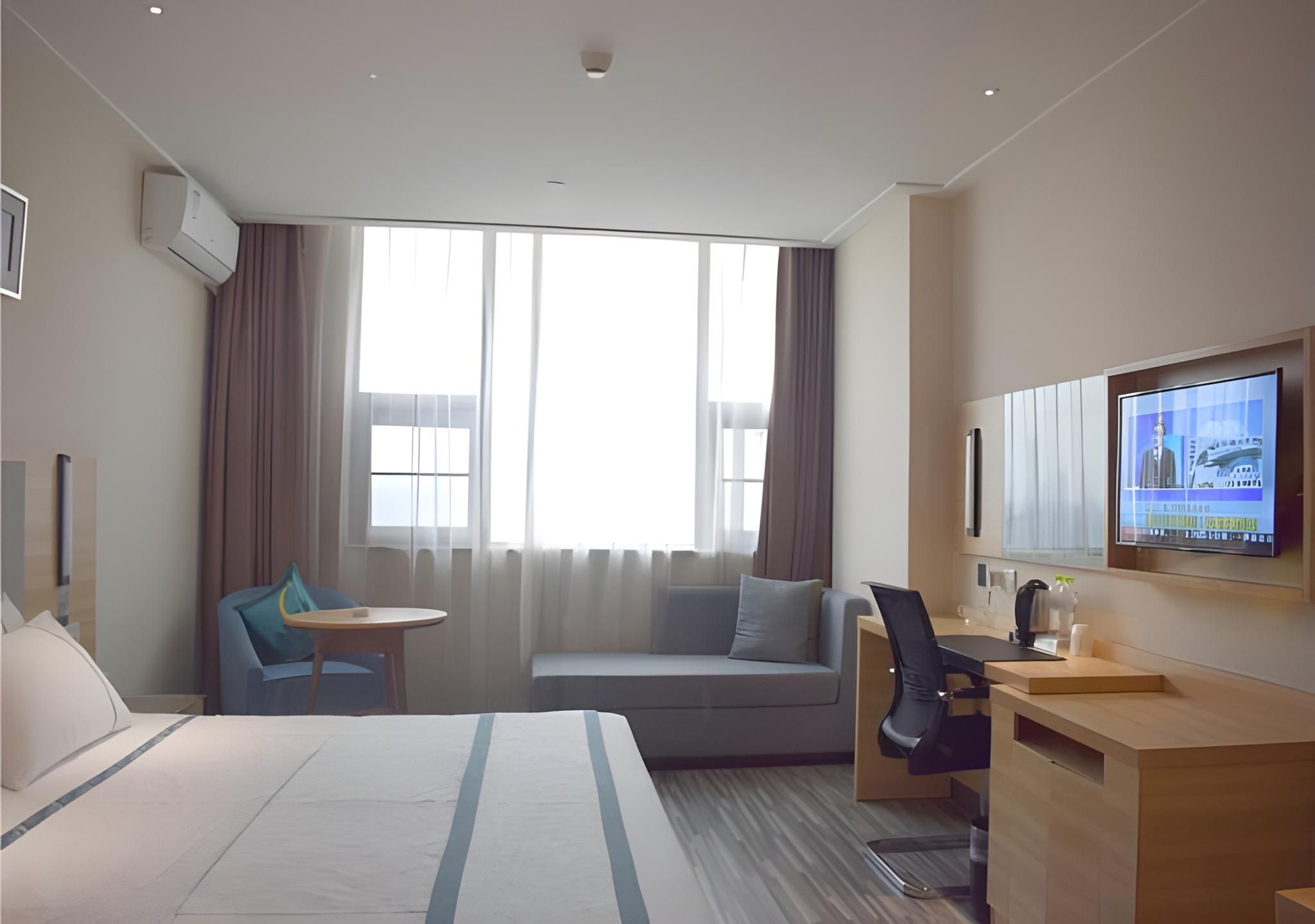 Business Queen Room