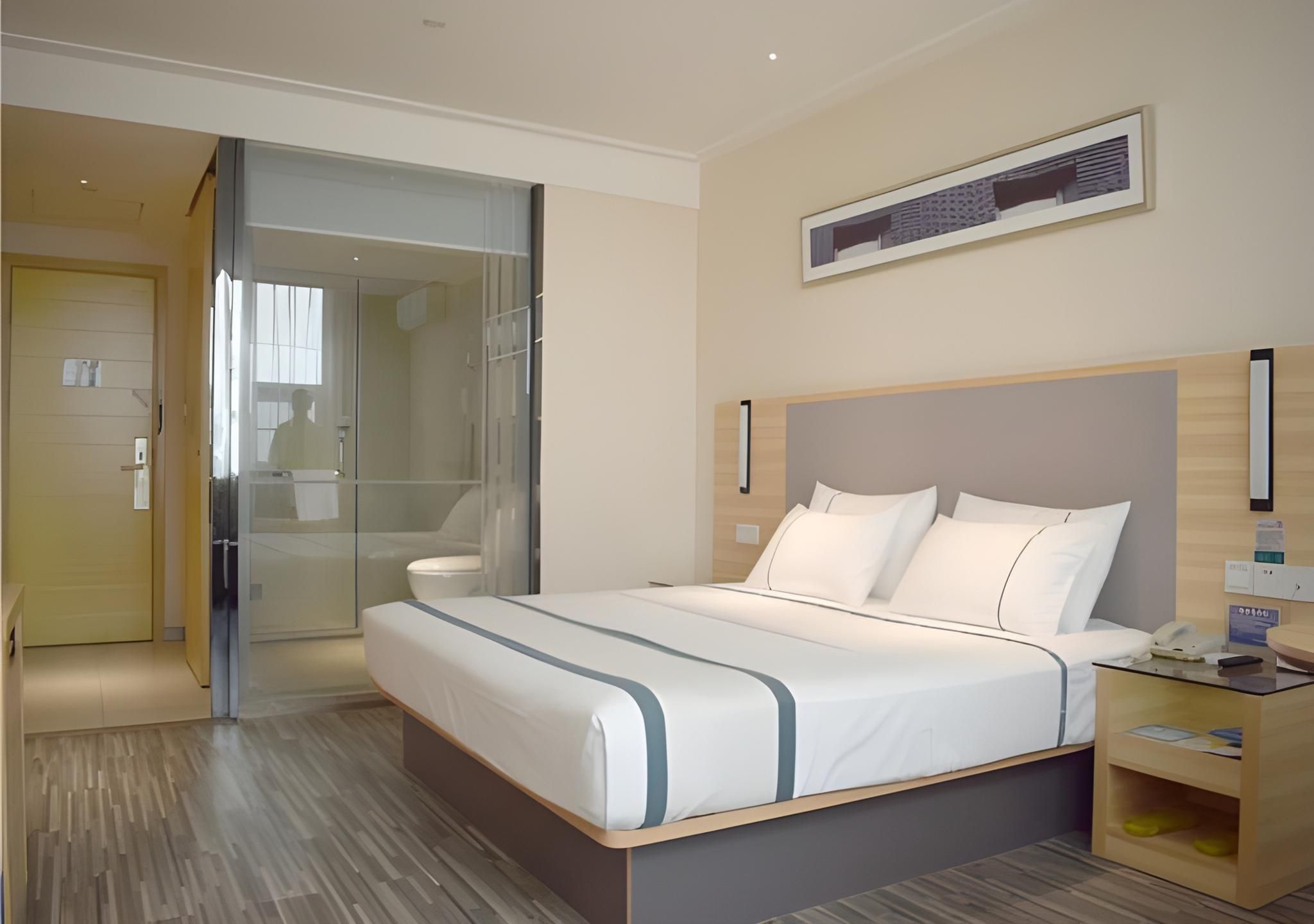 Business Queen Room