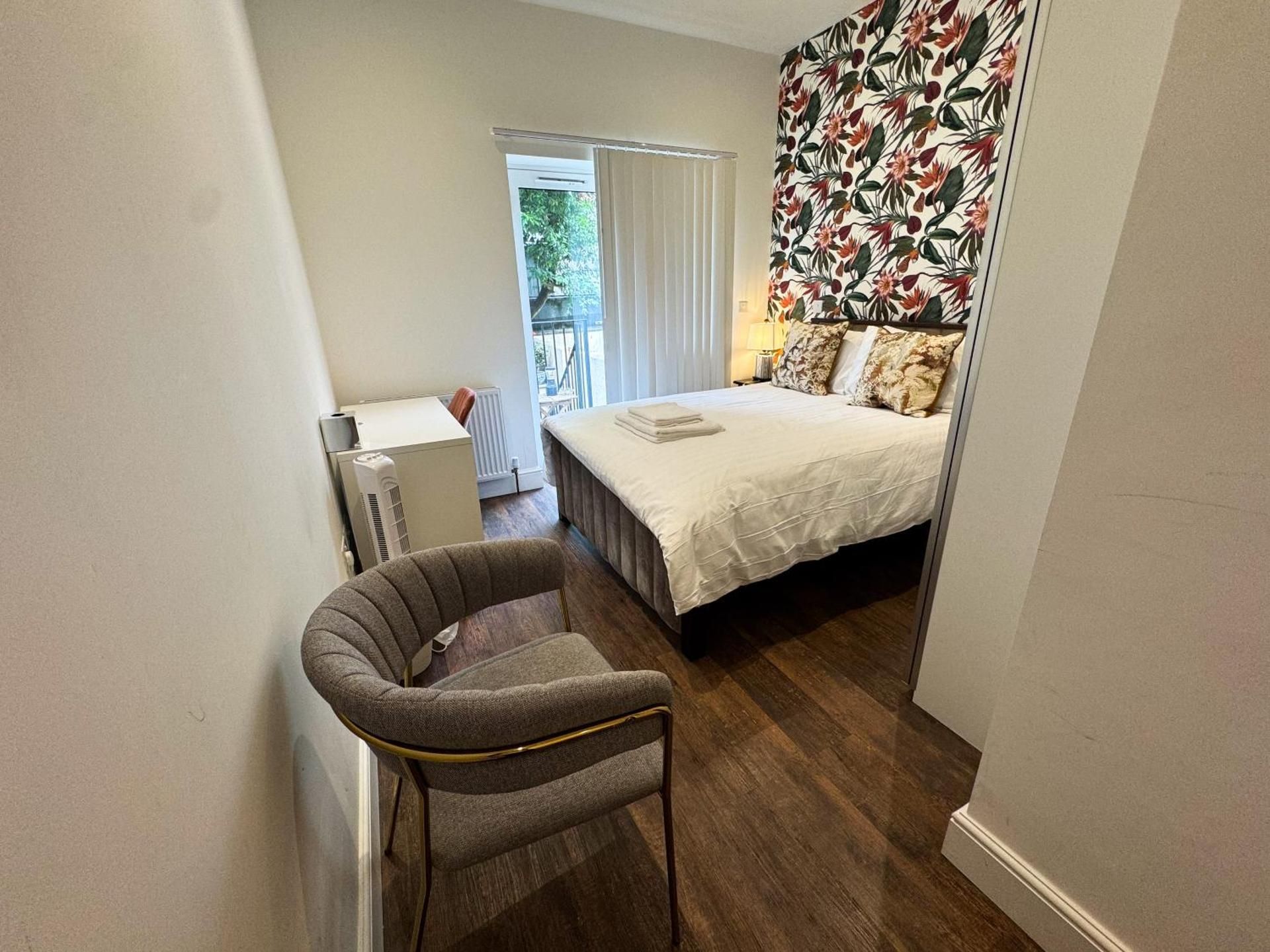Two-Bedroom Deluxe Apartment with Garden View