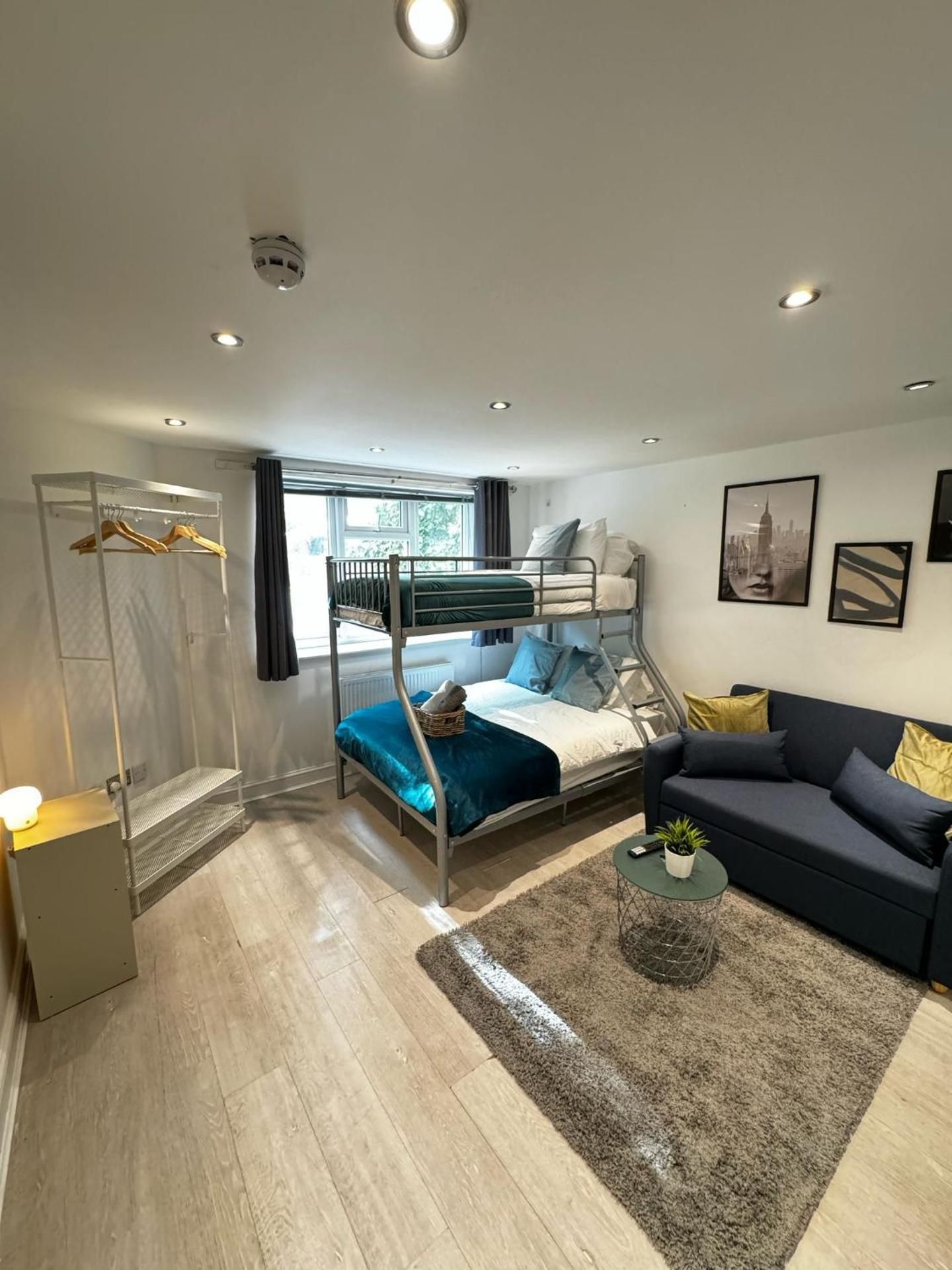Deluxe Family Room