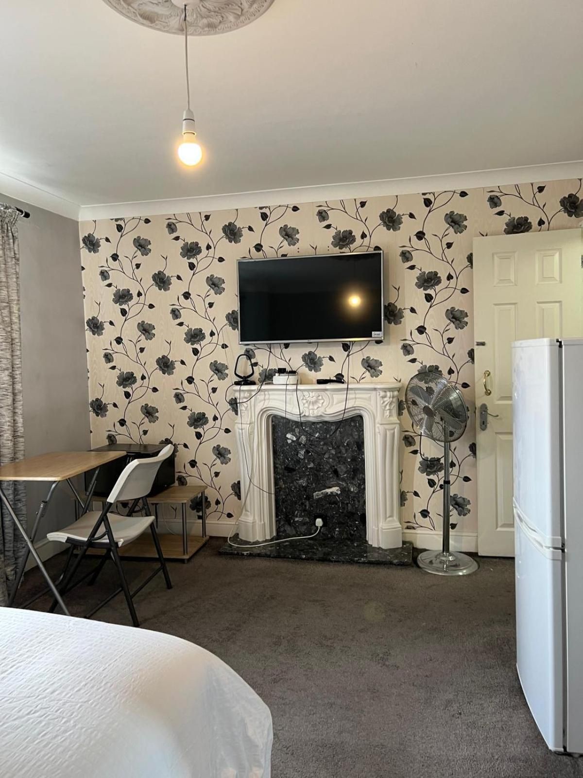 Double Room with Private Bathroom
