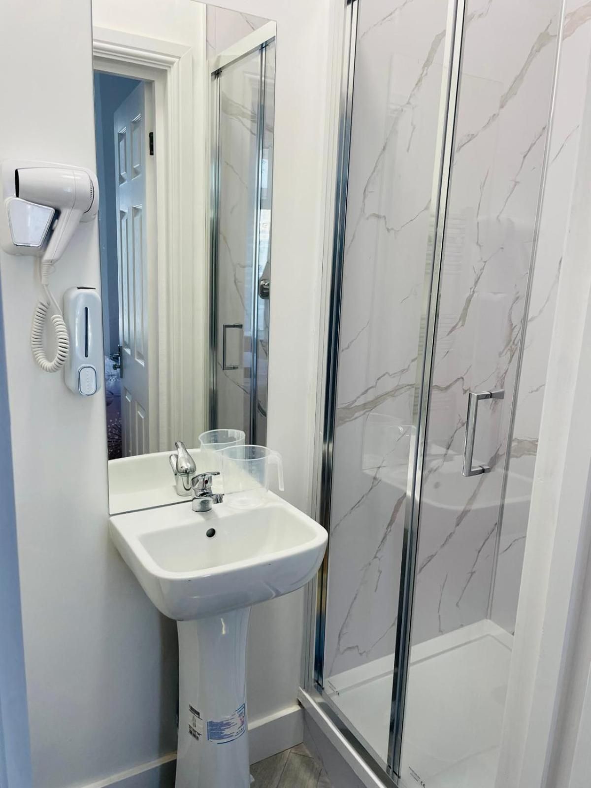 Deluxe Double Room with Shower