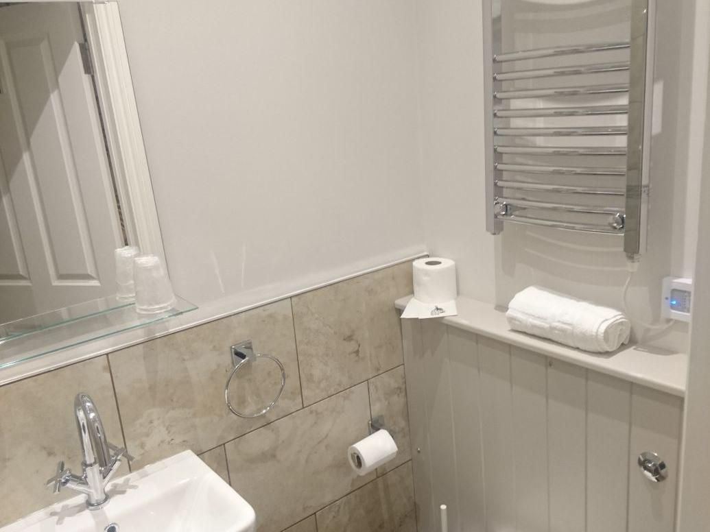 double room-ensuite with shower