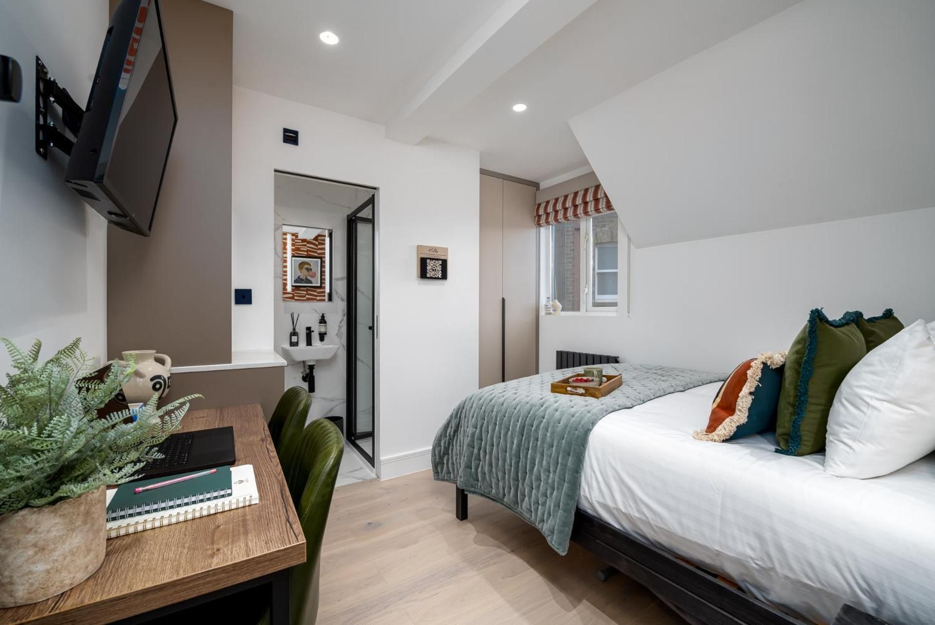 Standard King Room