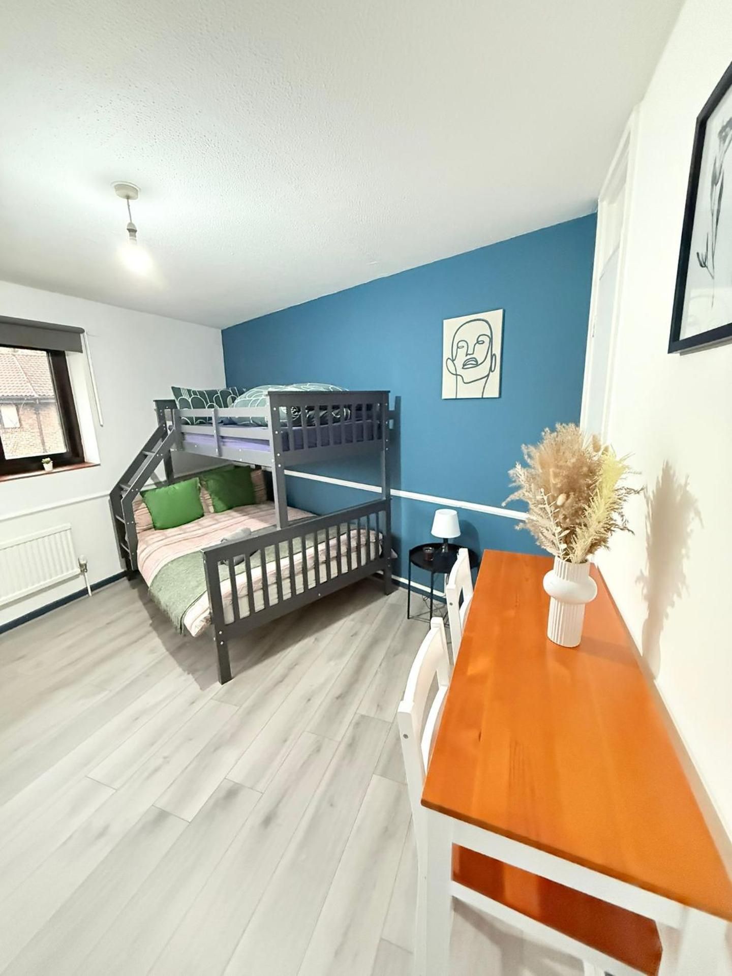 Basic Triple Room with Shared Bathroom