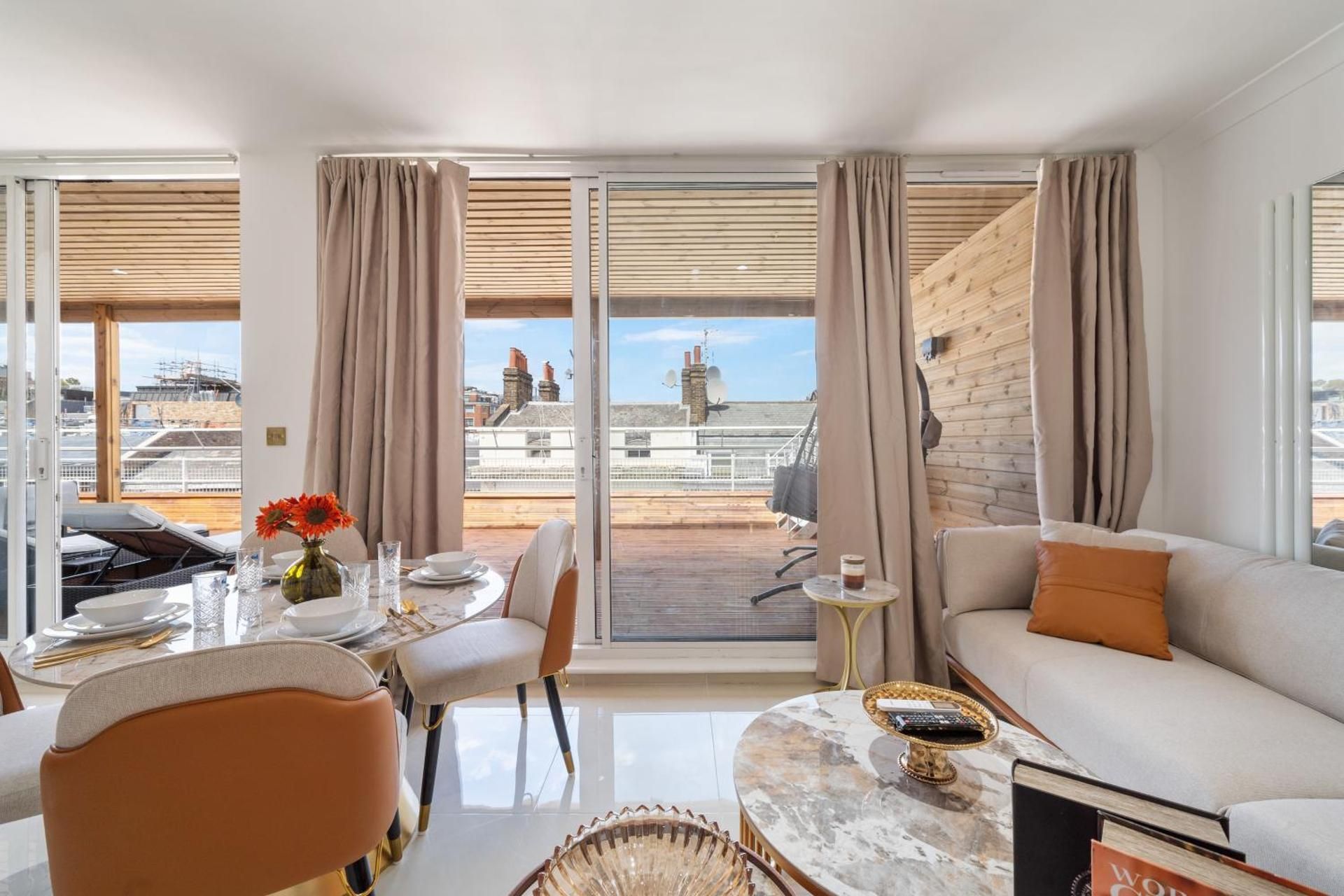 Three-Bedroom Apartment with Balcony