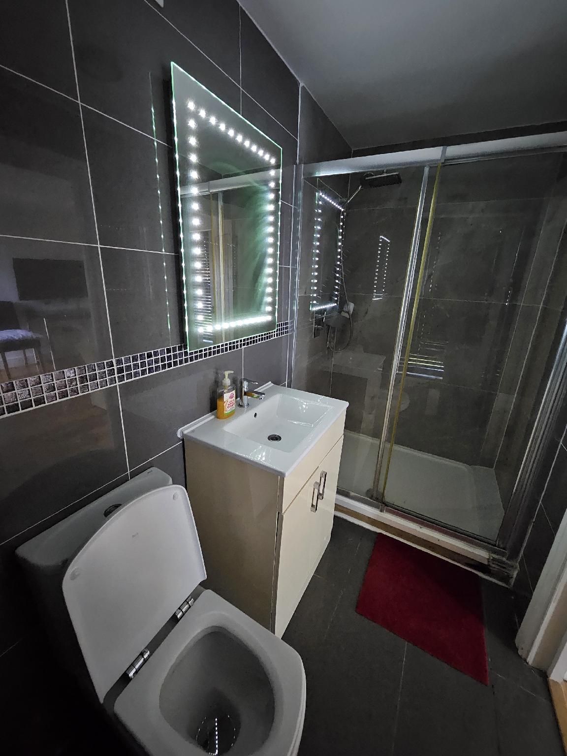 Three Bed Room Apartment (6 guest)