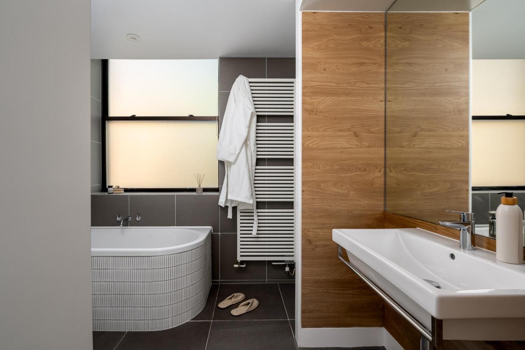 One-Bedroom Premier Apartment