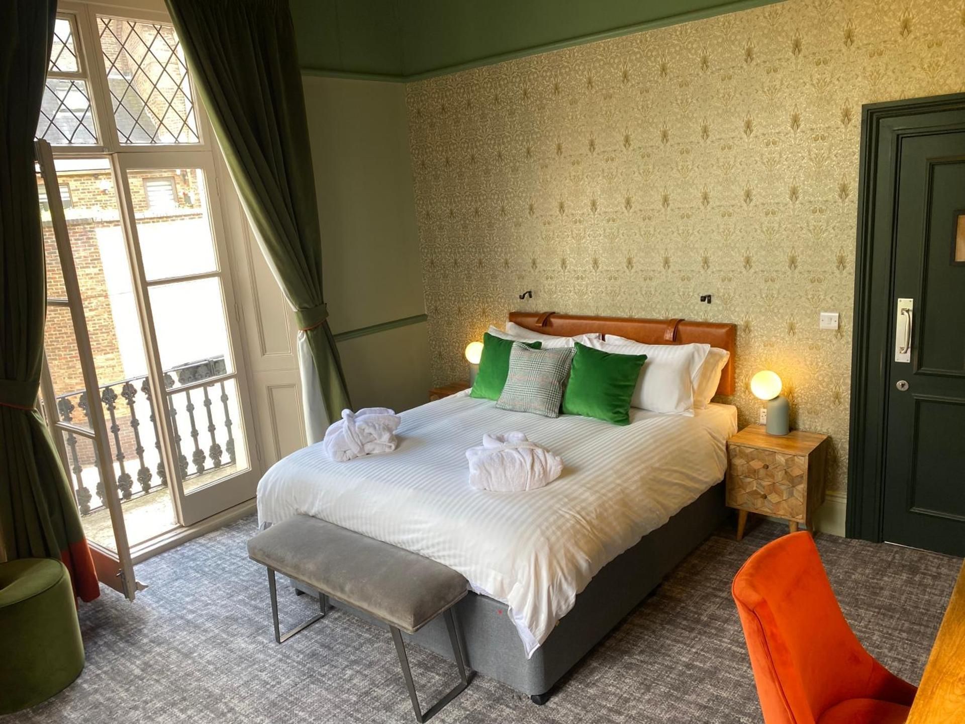 Superior King Room