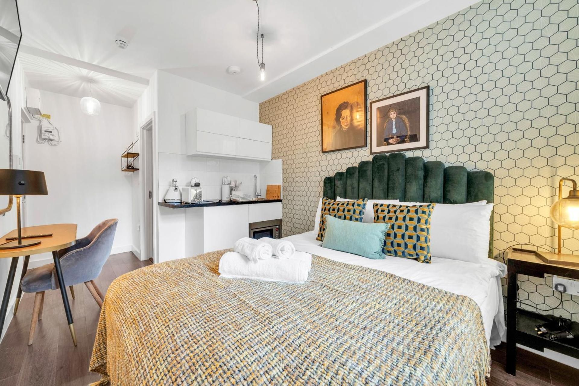 Studio Apartment with King Bed