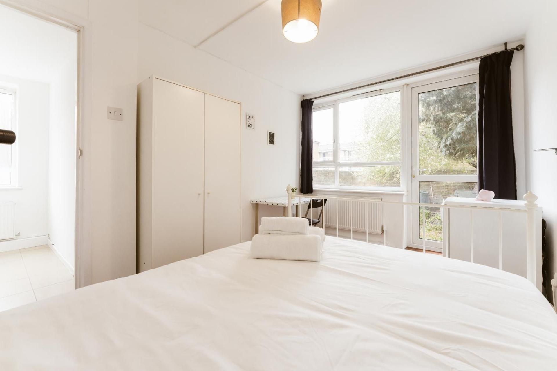Double Room with Shared Bathroom Room 2