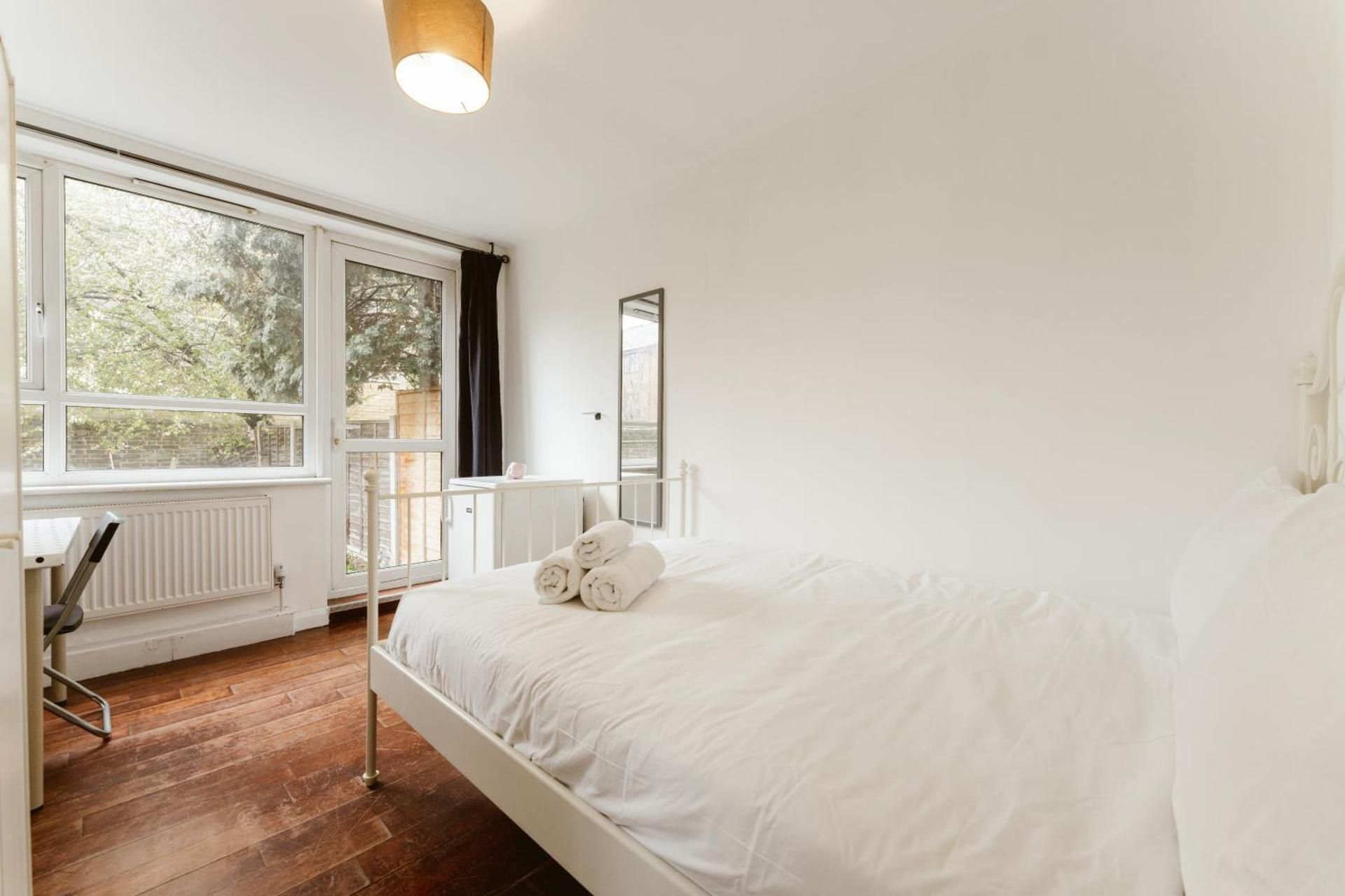Double Room with Shared Bathroom Room 2