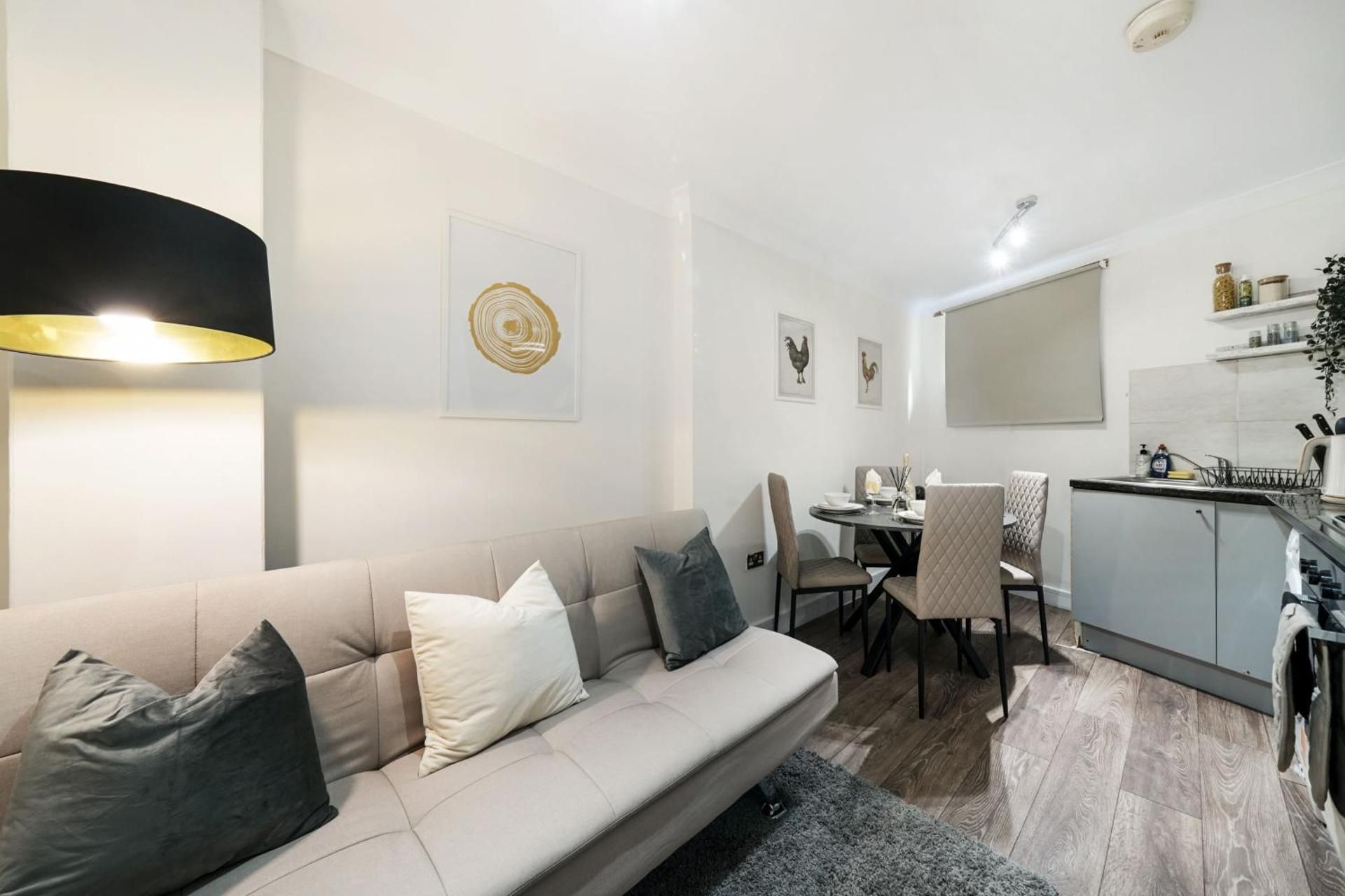 One-Bedroom Apartment