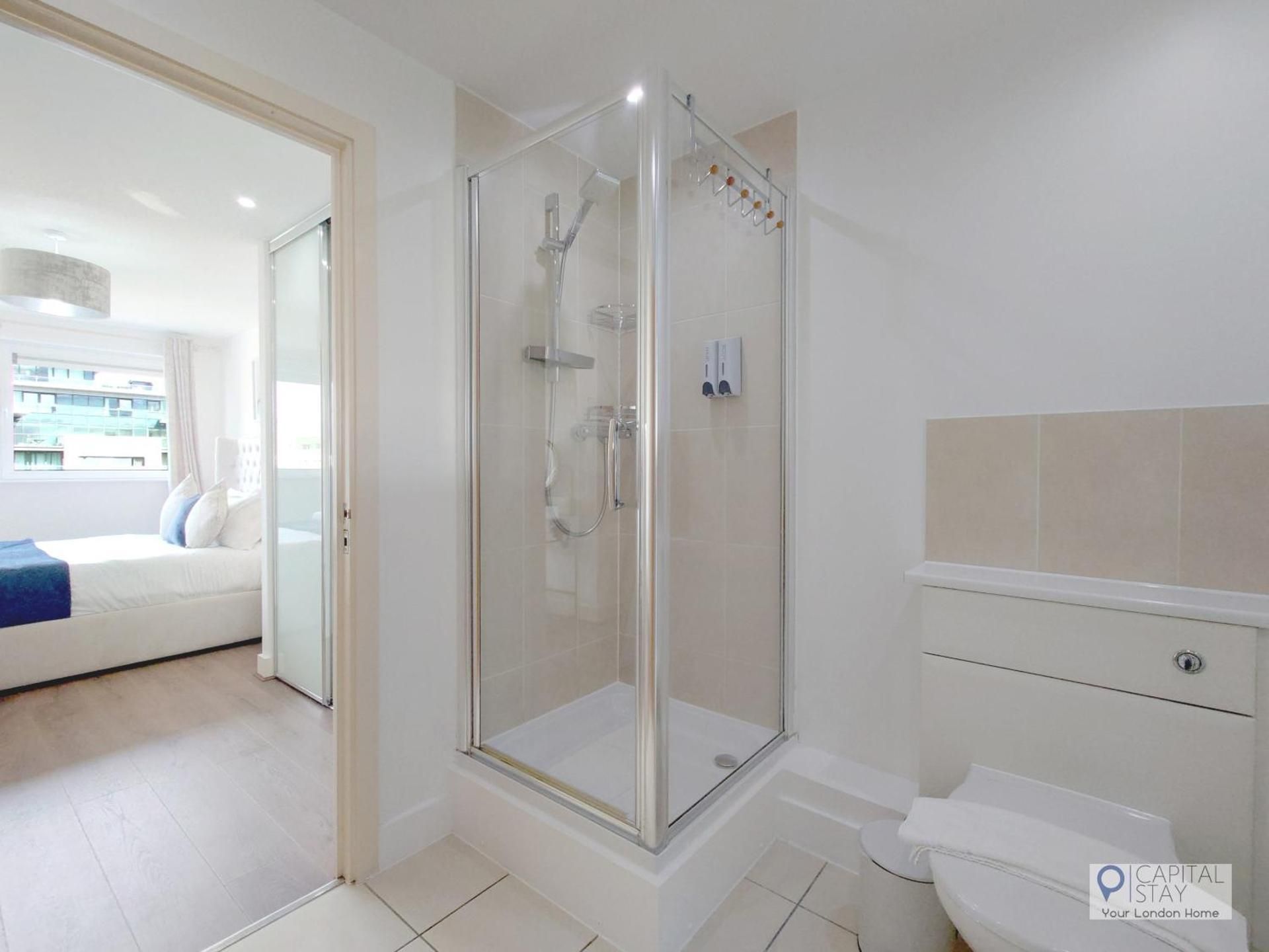 Deluxe Two-Bedroom Apartment with Garden View