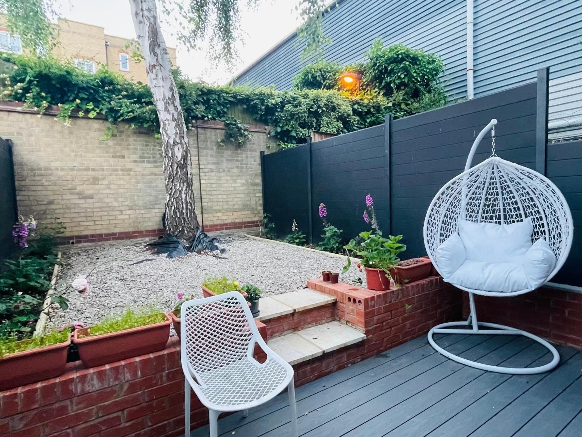 Riverside Deluxe Double Room E14