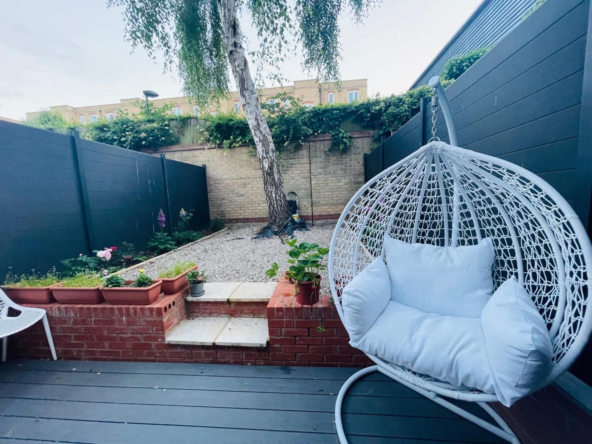 Riverside Deluxe Double Room E14