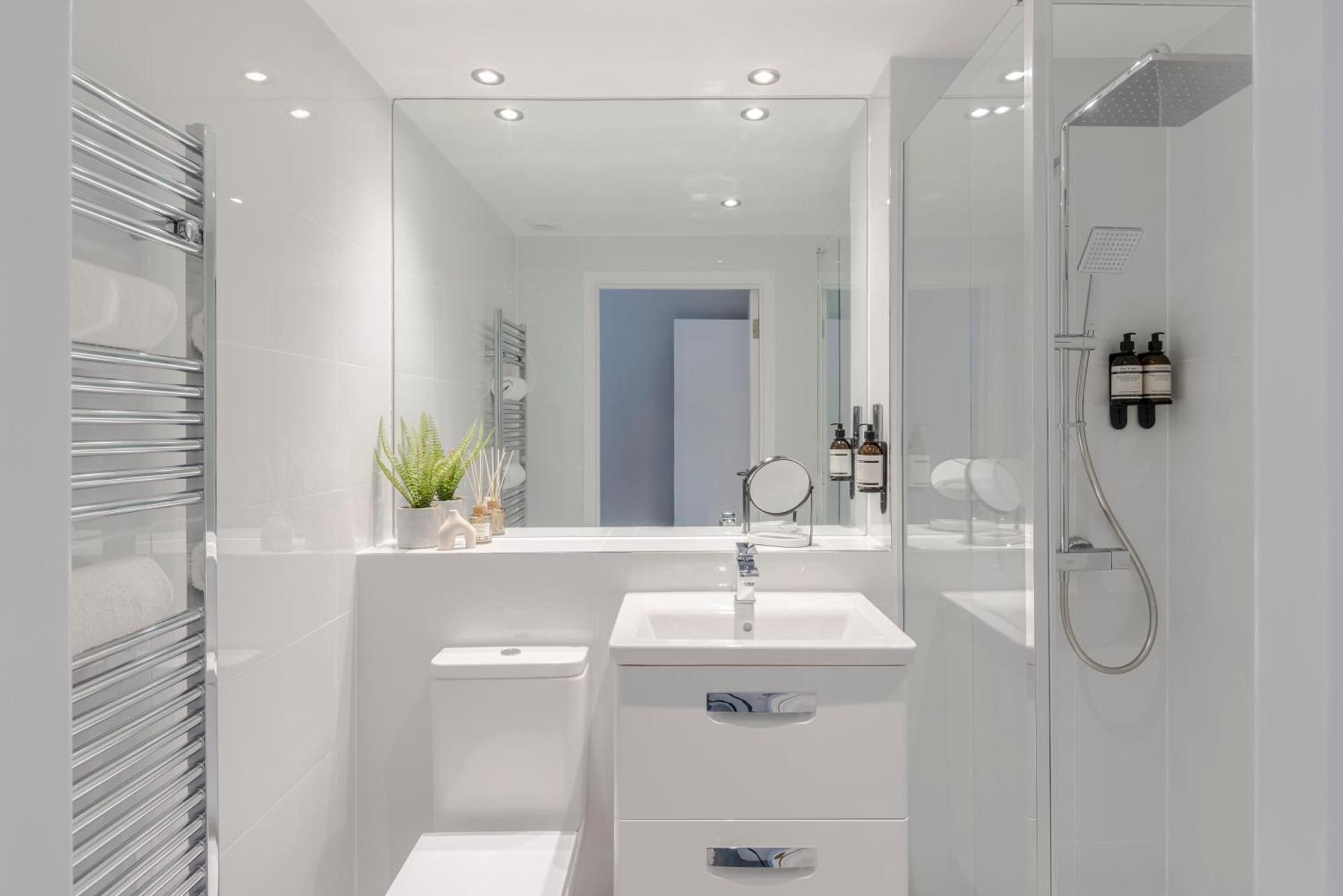 Southwark Serviced Apartments I Your Apartment Two-Bedroom Apartment 2