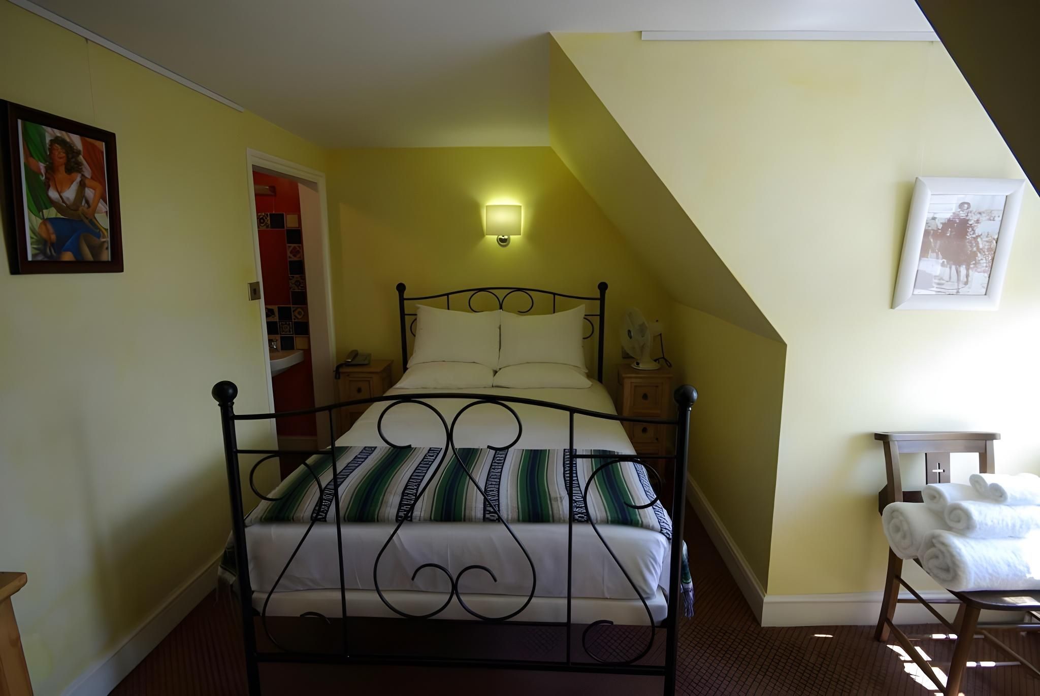 Standard Double Room - Shared