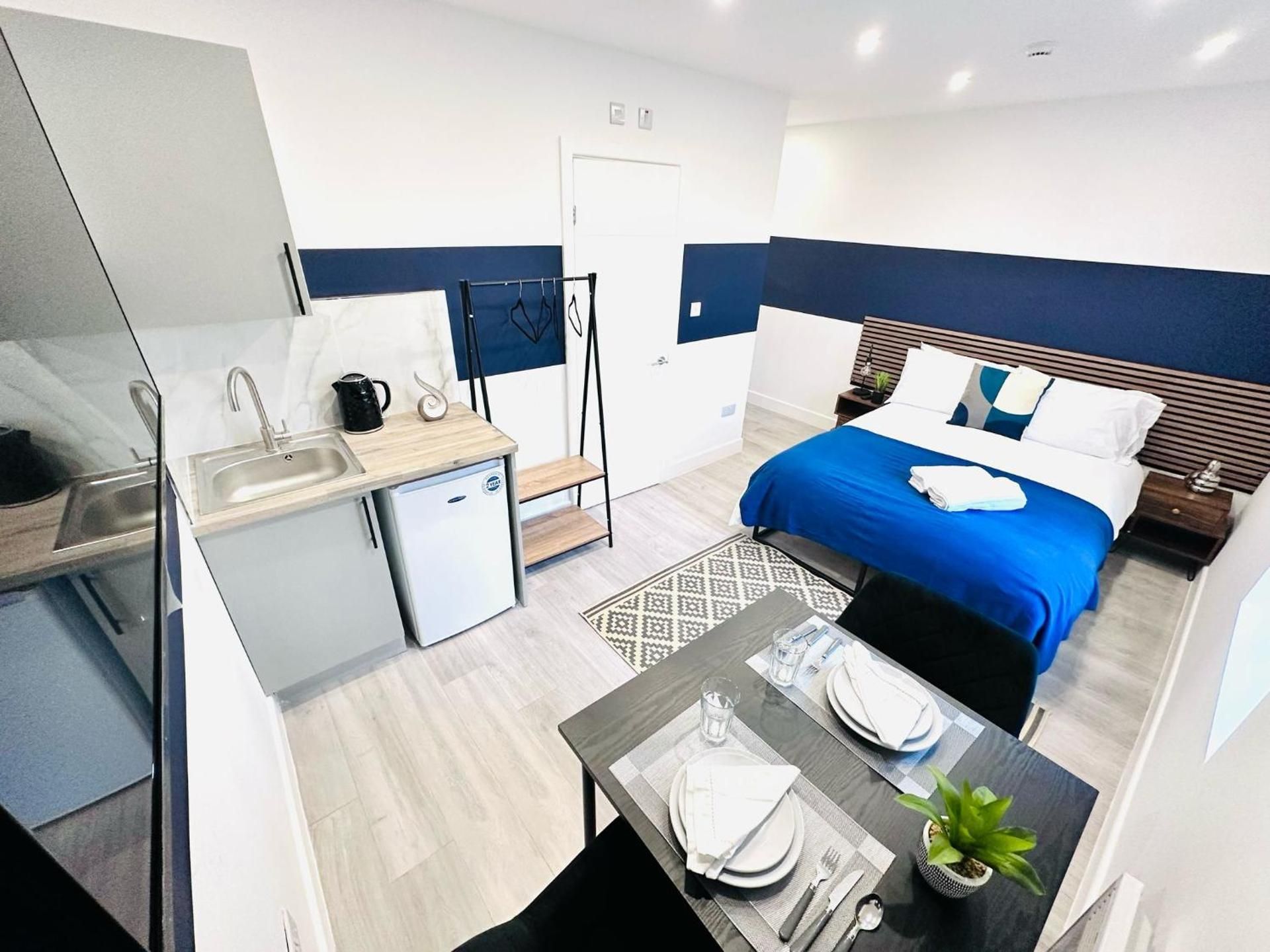 One-Bedroom Apartment