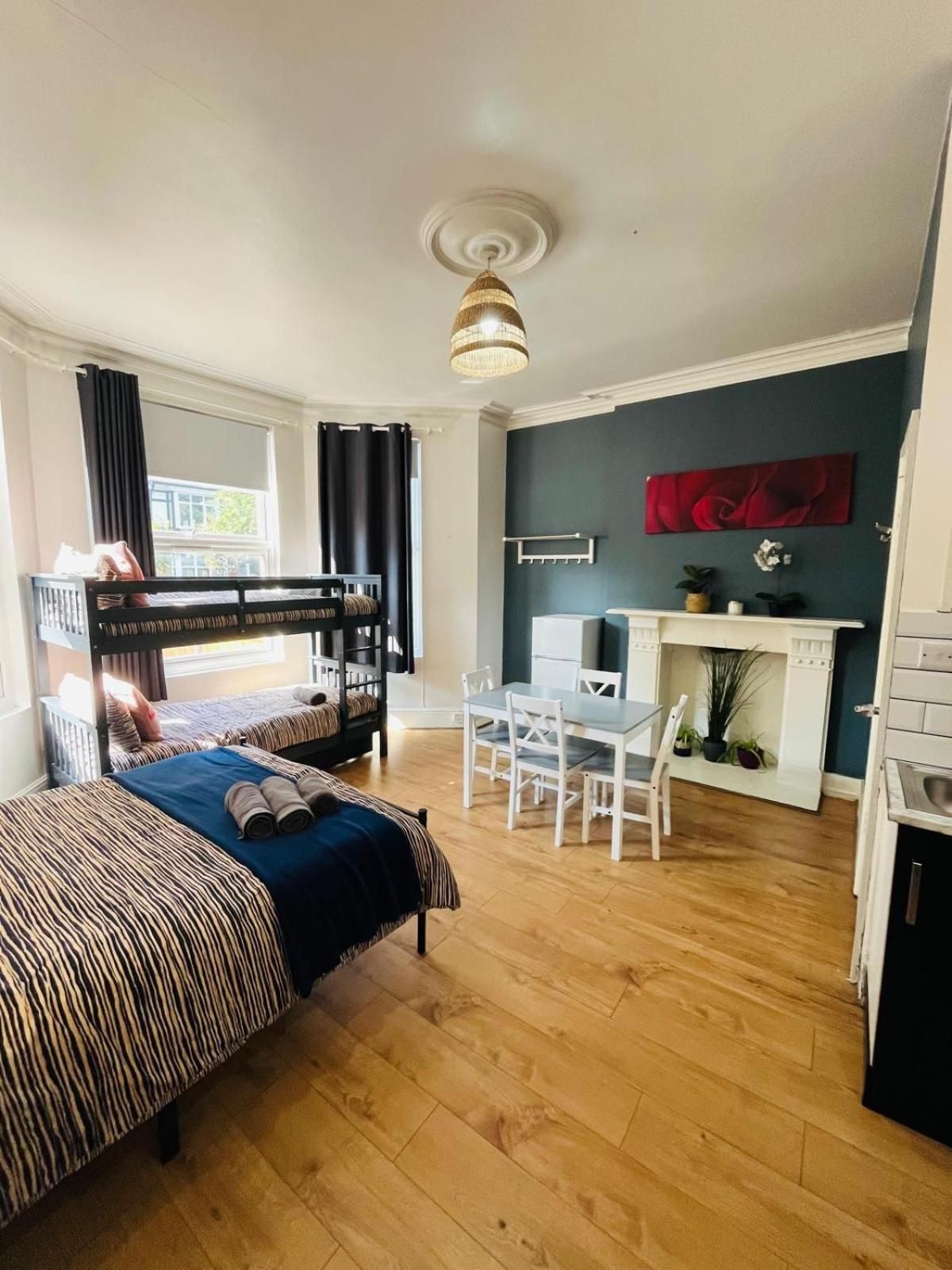 Deluxe Studio