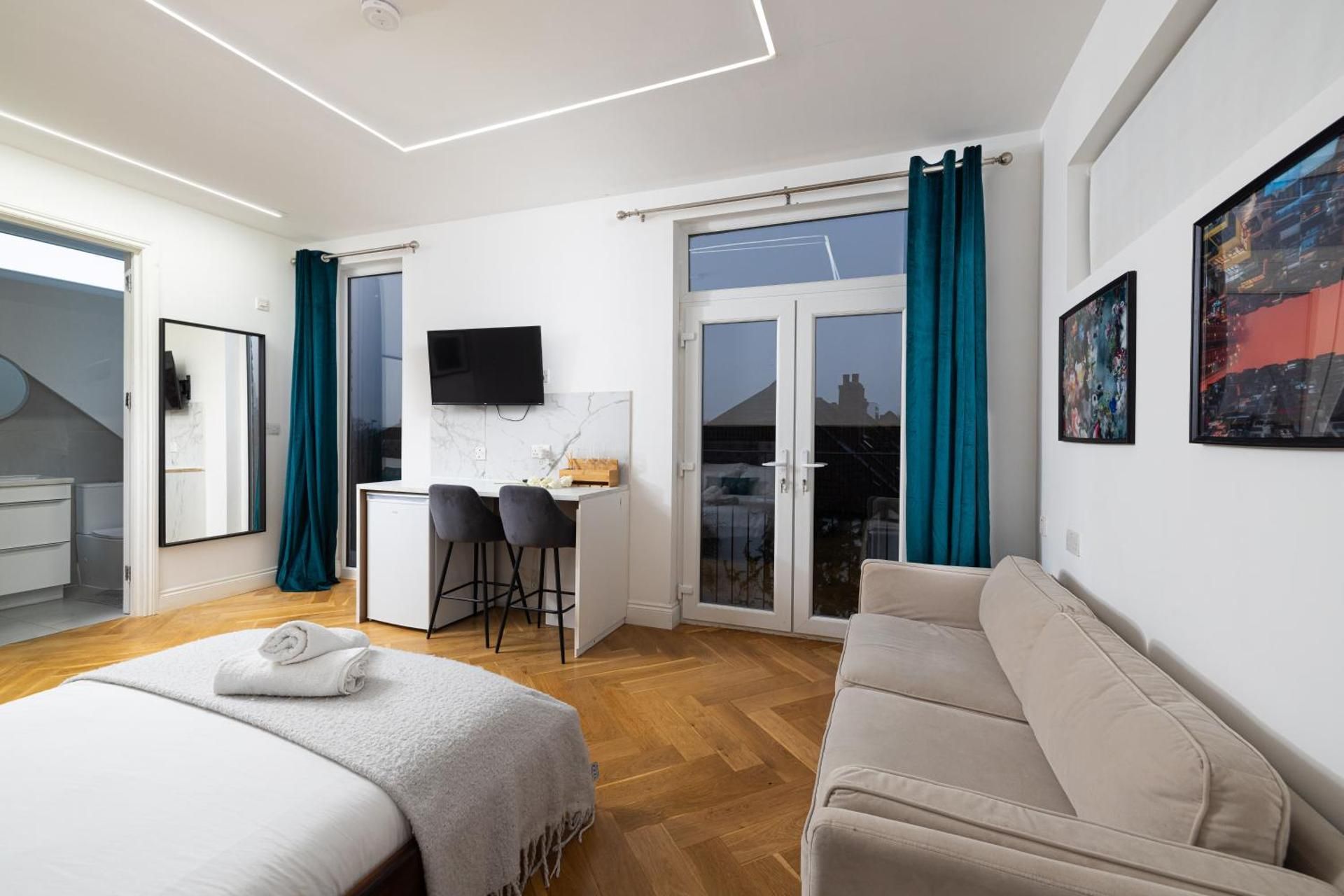 Deluxe Double Room with Balcony