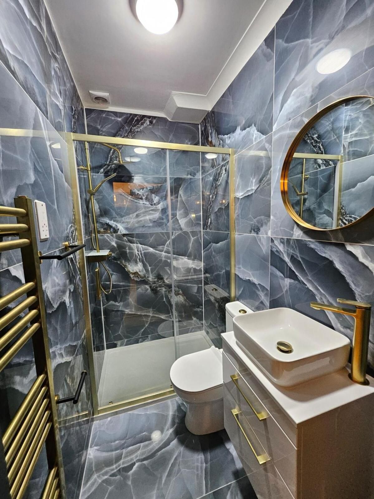 Deluxe Queen Studio