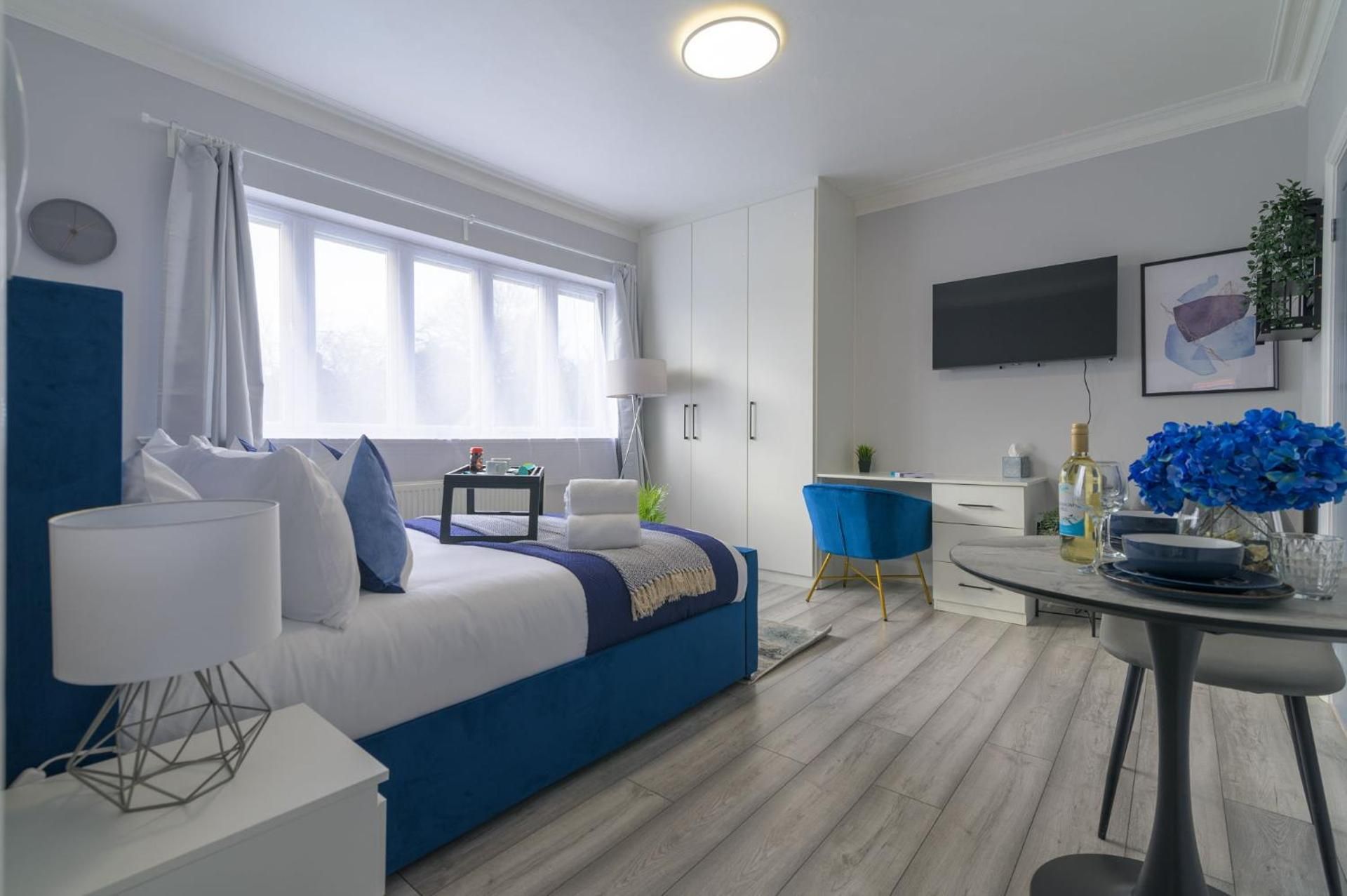 Deluxe Double Room with Shower