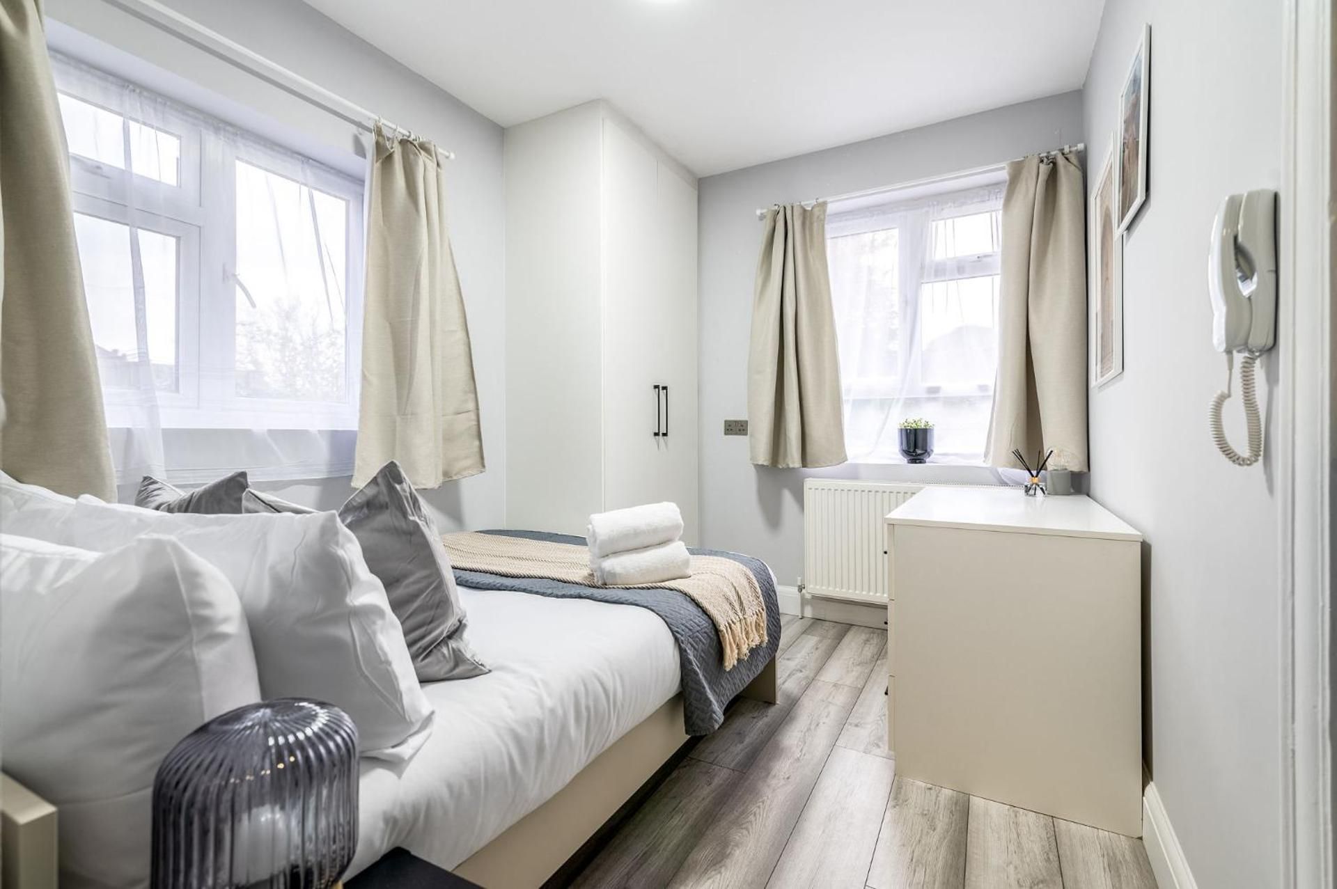 King Studio with Sofa Bed