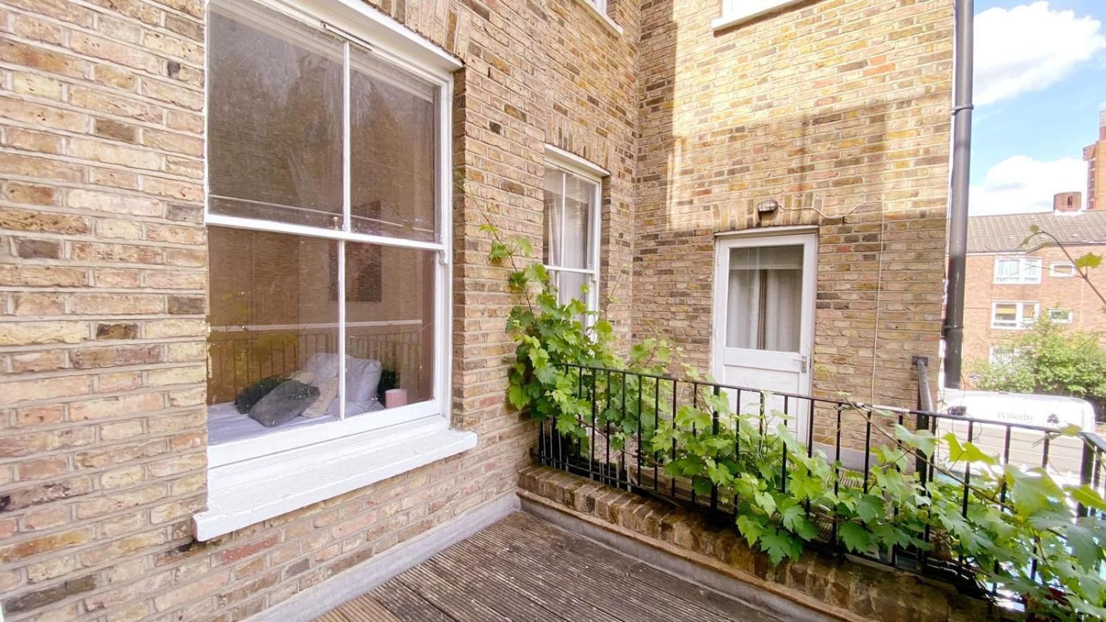 Apartment with Balcony